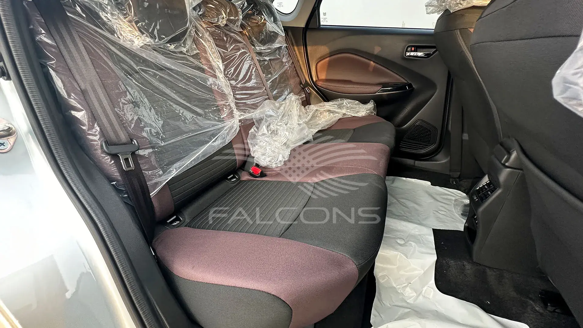 1462cc GLX 2WD 4AT - Image 12