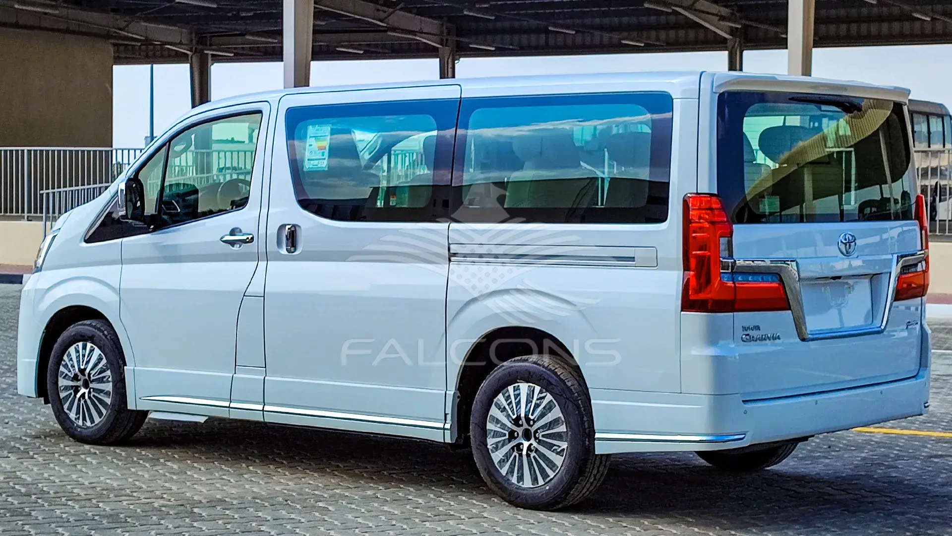 2.8L DSL V AT - Image 2