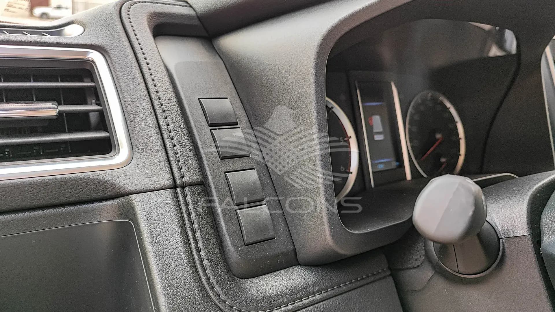 2.8L DSL V AT - Image 14