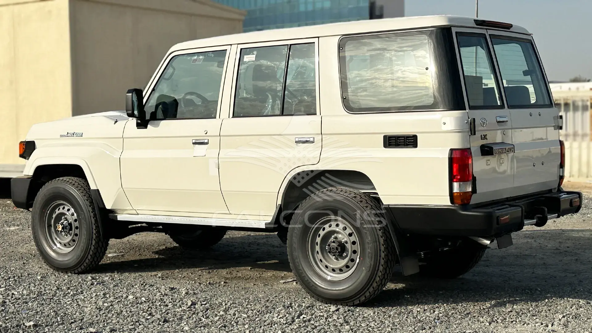 4.2L STD 10 STR DSL WITH ABS & AIRBAG MT - Image 2