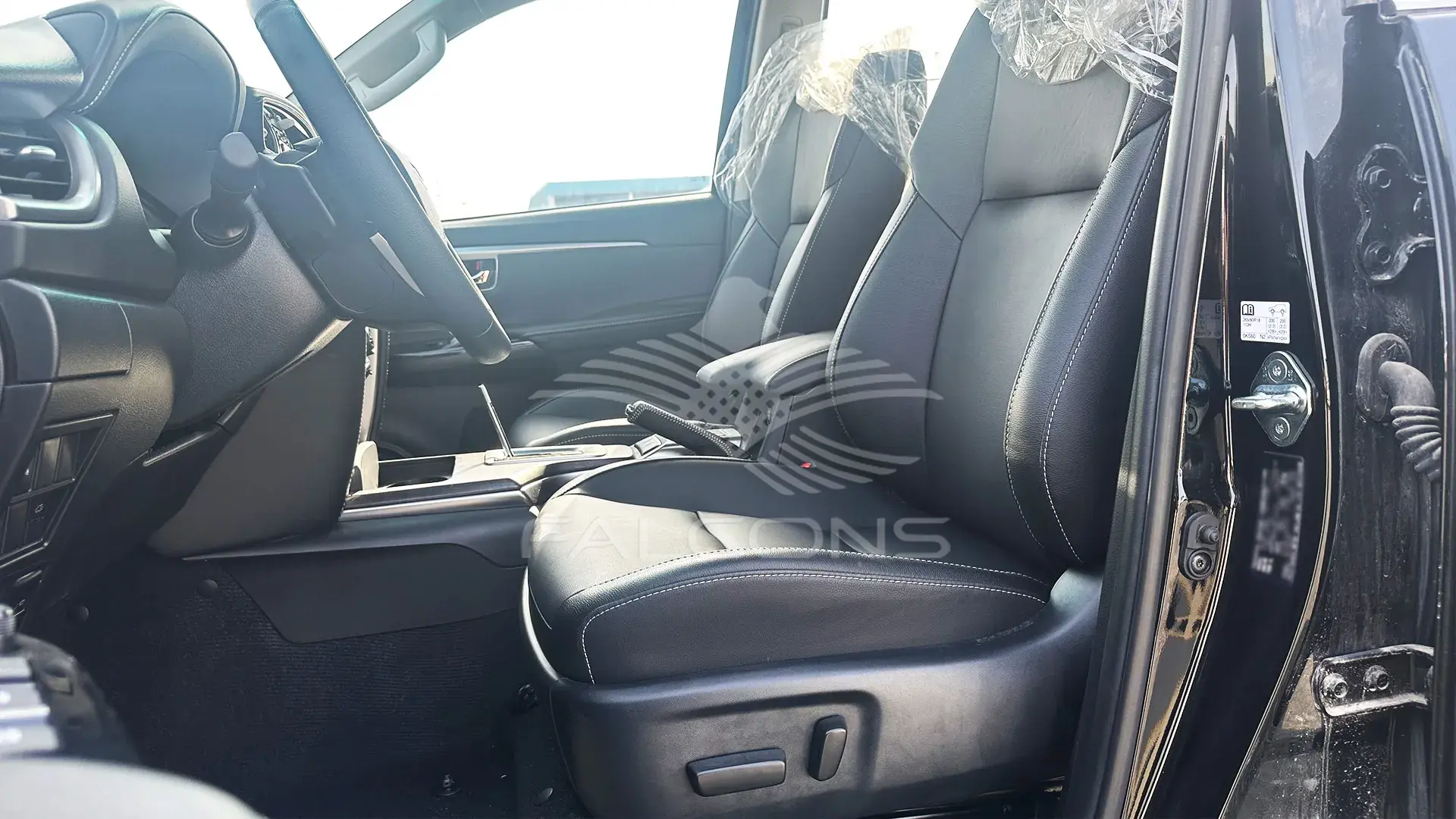 2.8L EXECUTIVE 4X4 Turbo ABS Airbags AT - Image 9