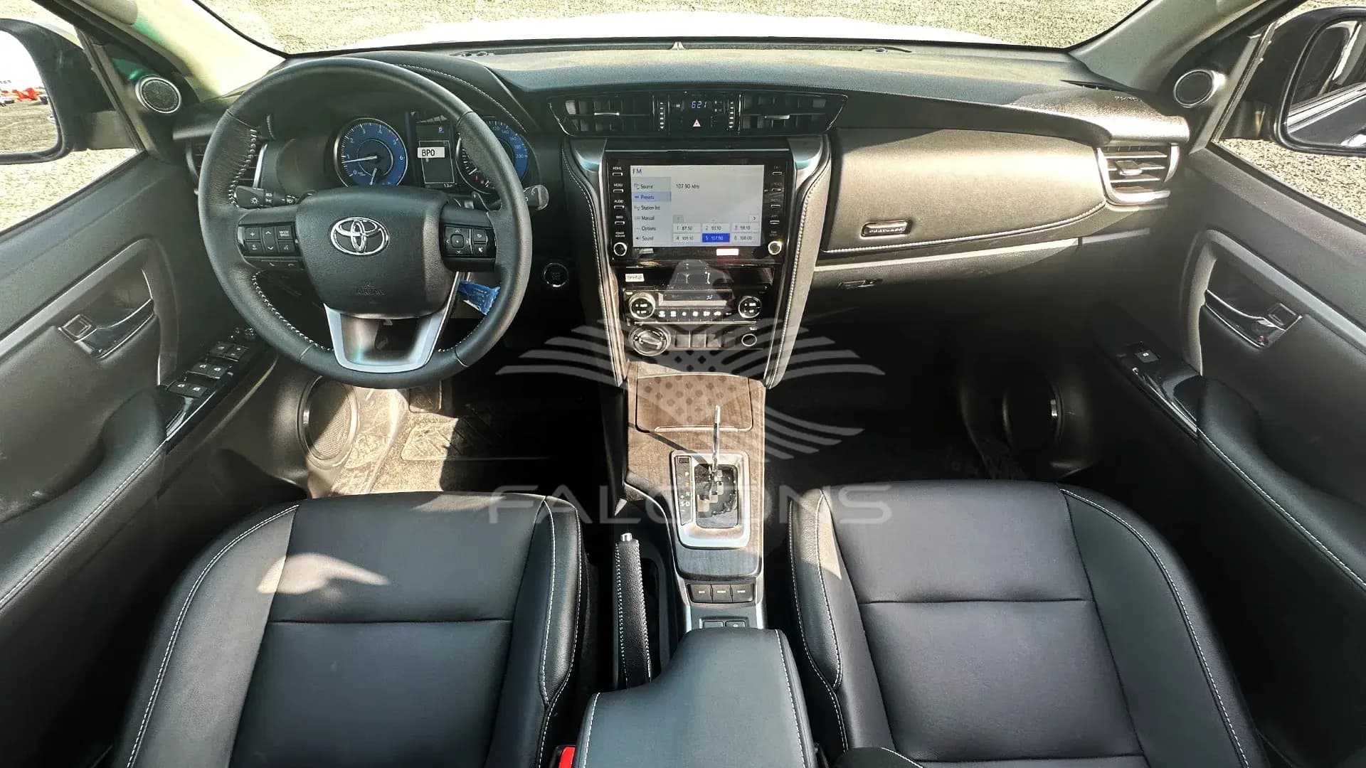 2.8L EXECUTIVE 4X4 Turbo ABS Airbags AT - Image 14