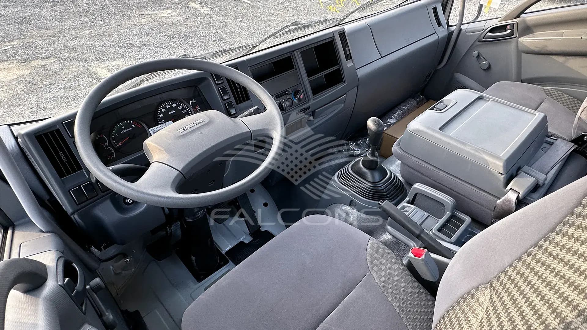 8.0L 33P CAB Chassis MT - Image 16