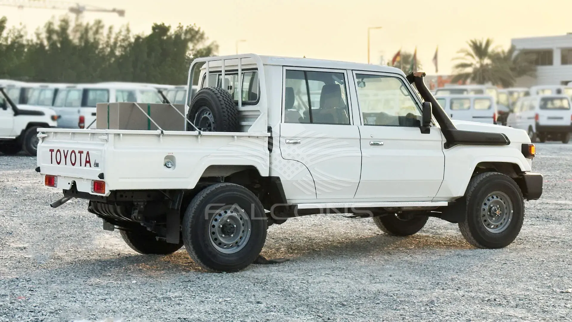 4.2L 6STR DSL DC ABS & AIRBAG MT - Image 4