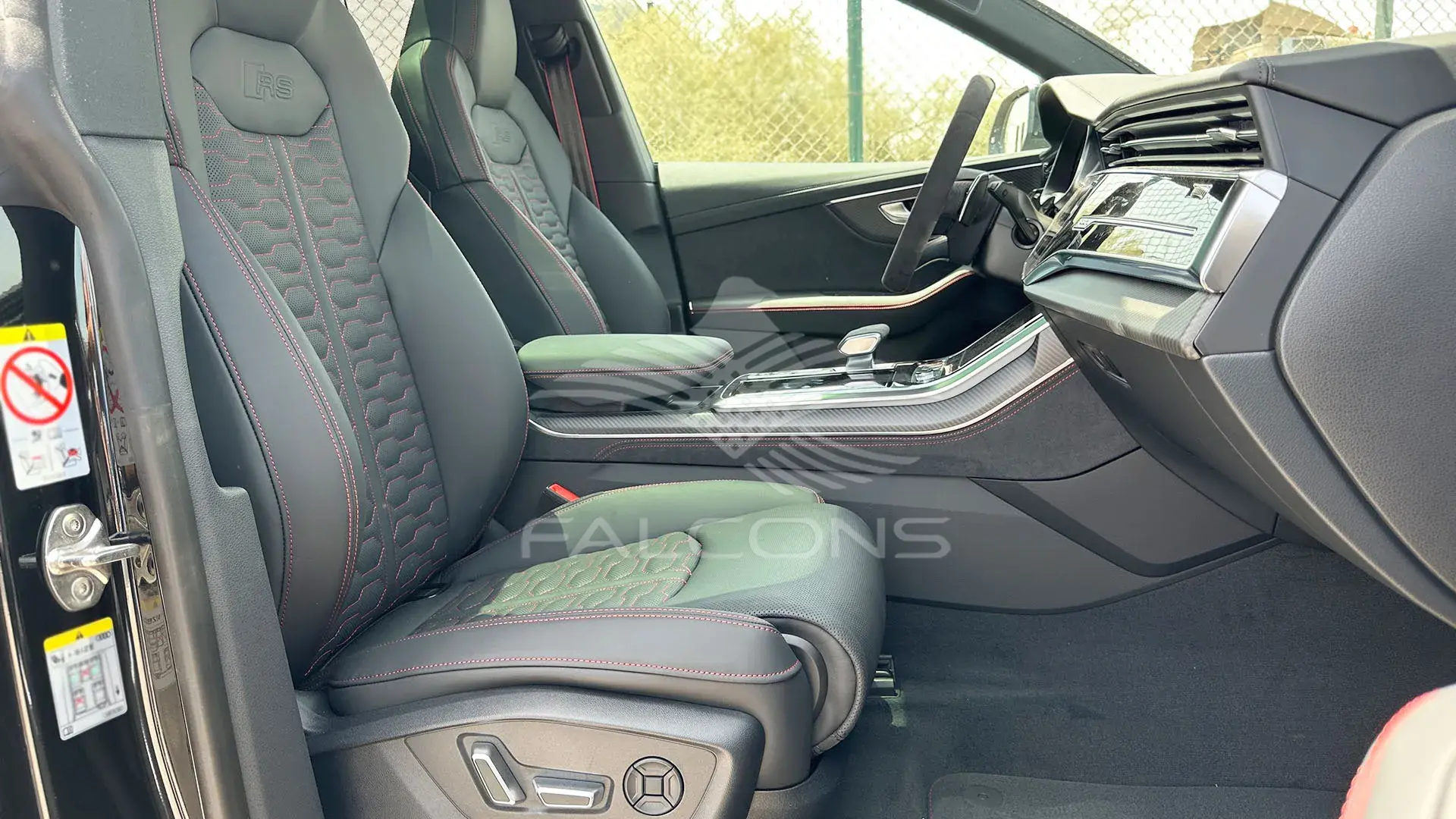 4.0L RS V8 AT - Image 10