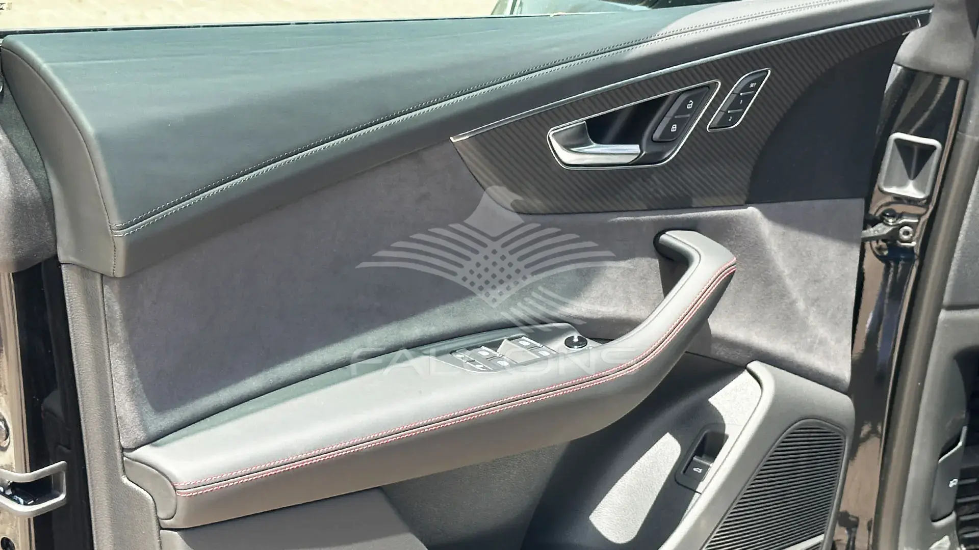 4.0L RS V8 AT - Image 12