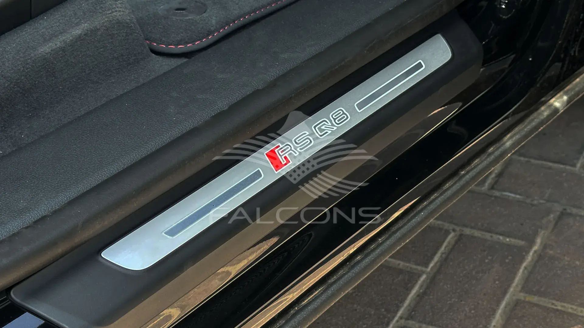 4.0L RS V8 AT - Image 20