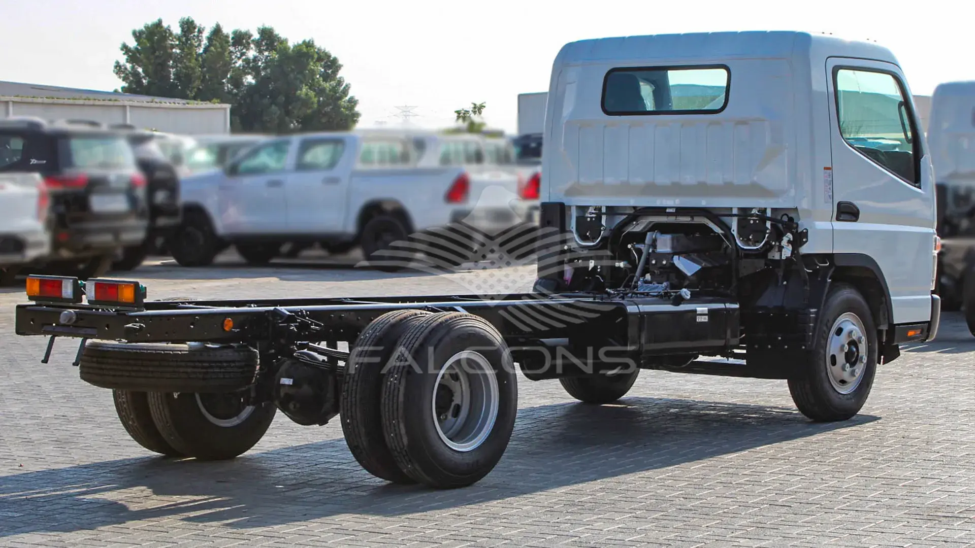4.2L CHASSIS S.CAB 4x2 ABS MT - Image 4