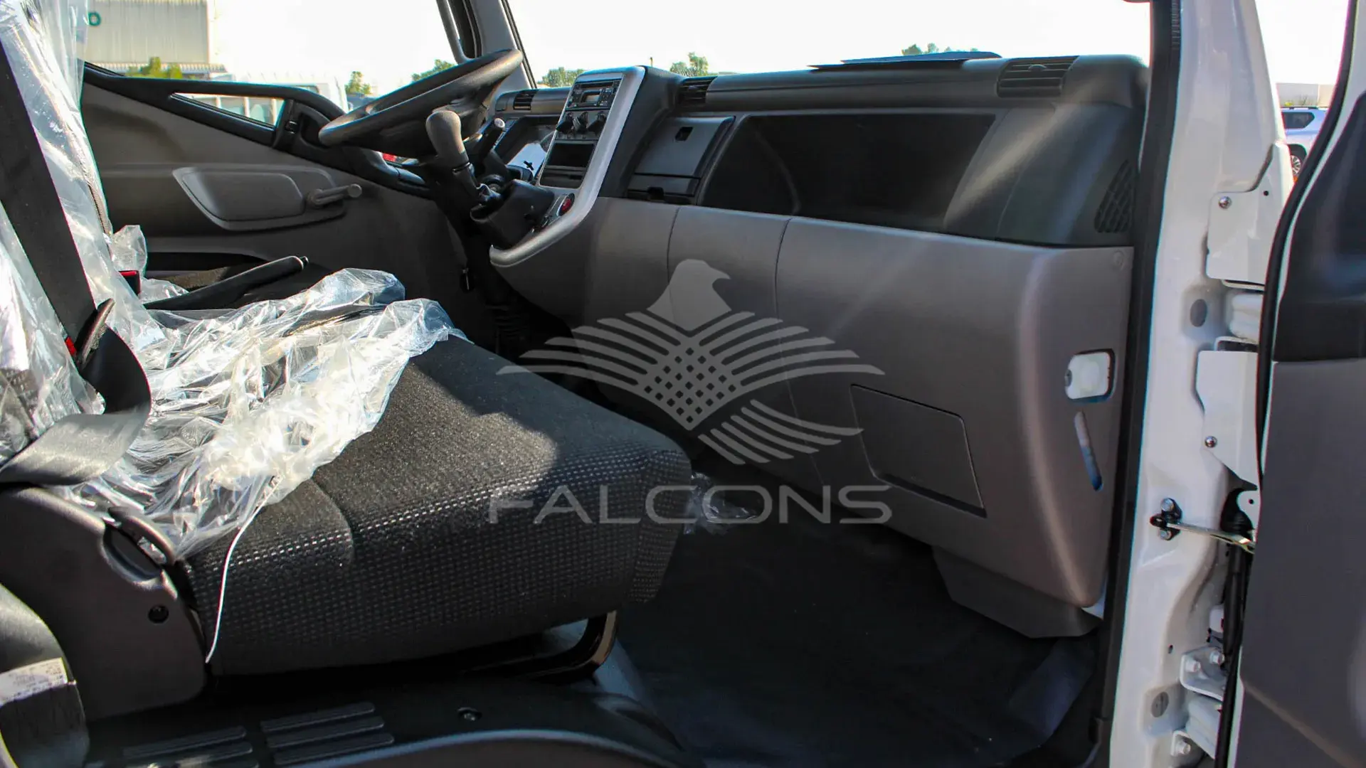 4.2L CHASSIS S.CAB 4x2 ABS MT - Image 10