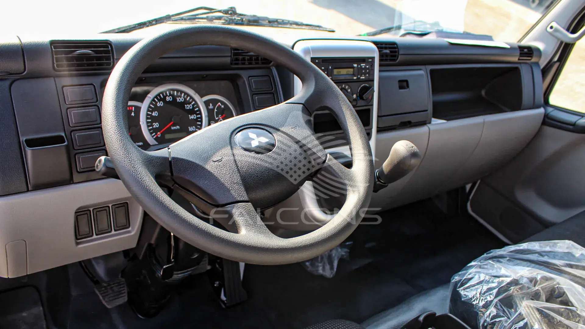 4.2L CHASSIS S.CAB 4x2 ABS MT - Image 12