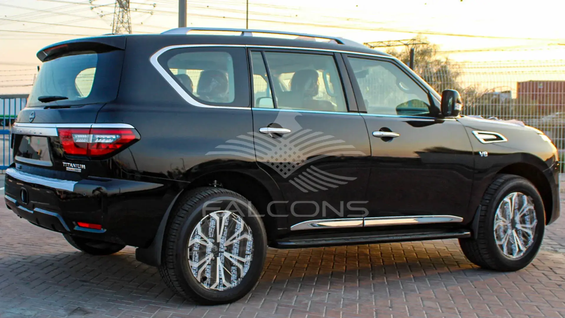LE TITANIUM 5.6L V8 7AT - Image 3