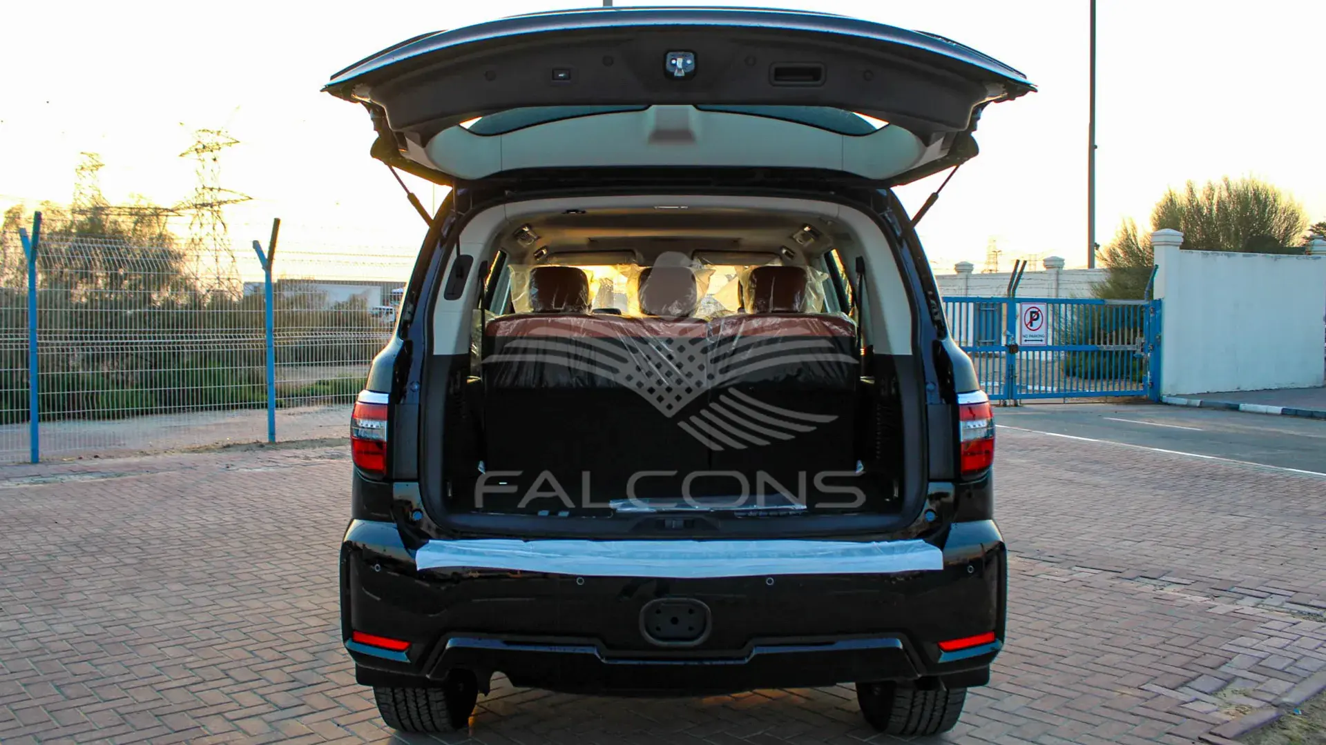 LE TITANIUM 5.6L V8 7AT - Image 9