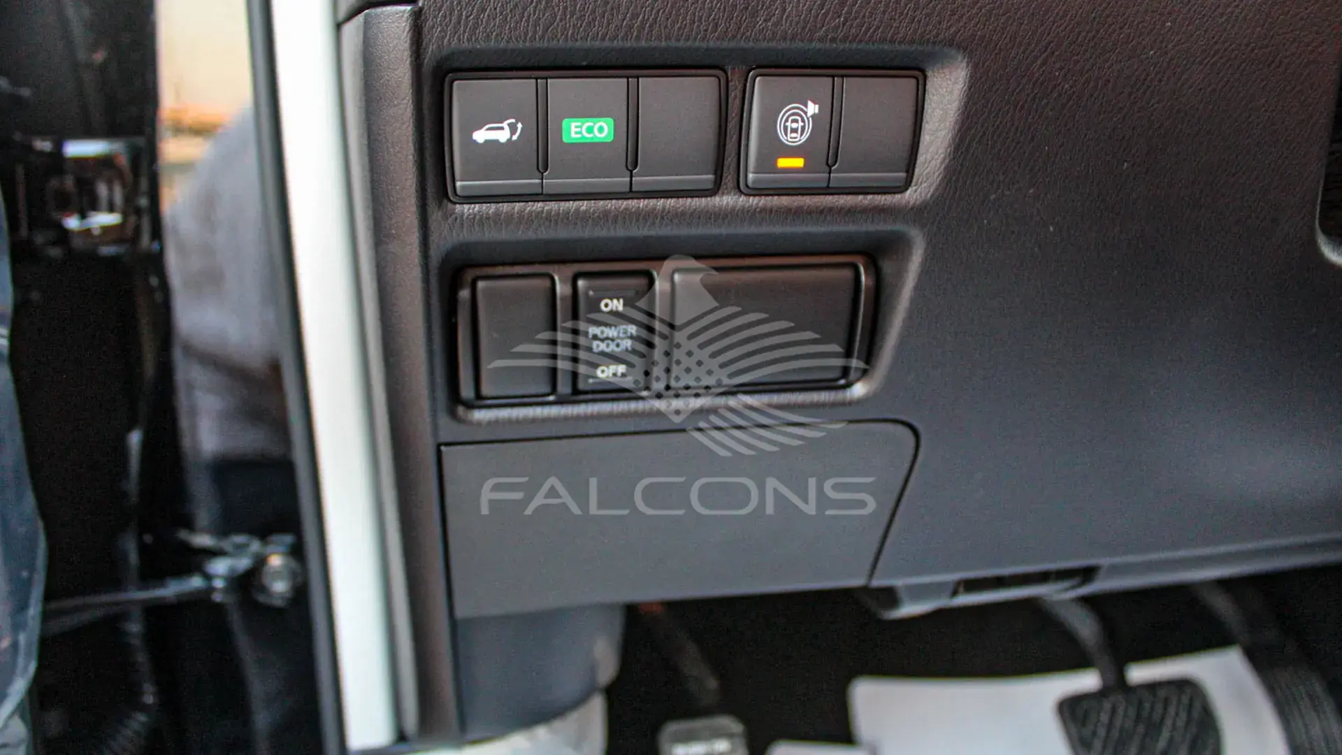 LE TITANIUM 5.6L V8 7AT - Image 13