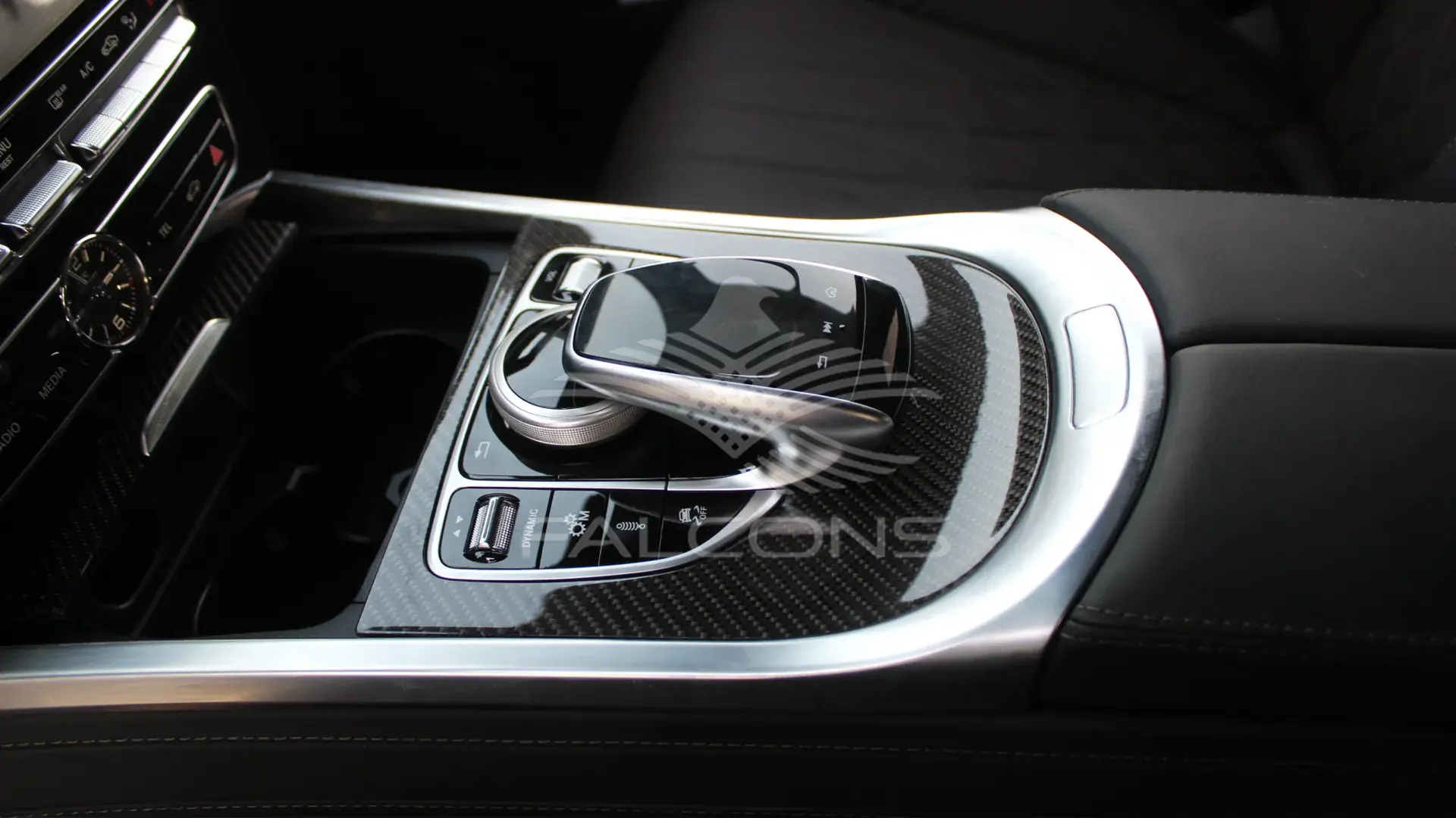4.0L V8 AT - Image 19