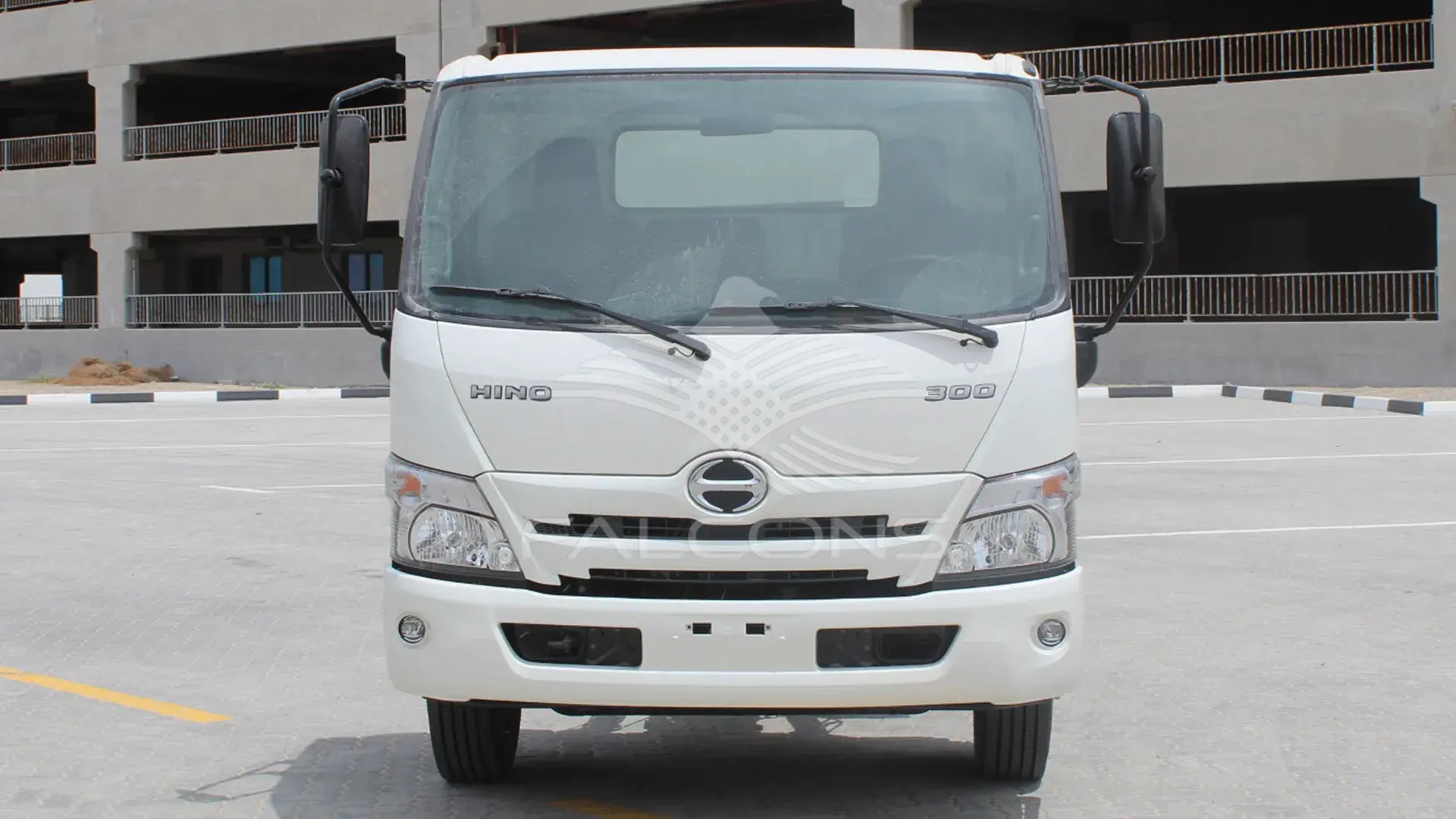 710L 300 series 714 NWB 4x2 Truck - Image 6