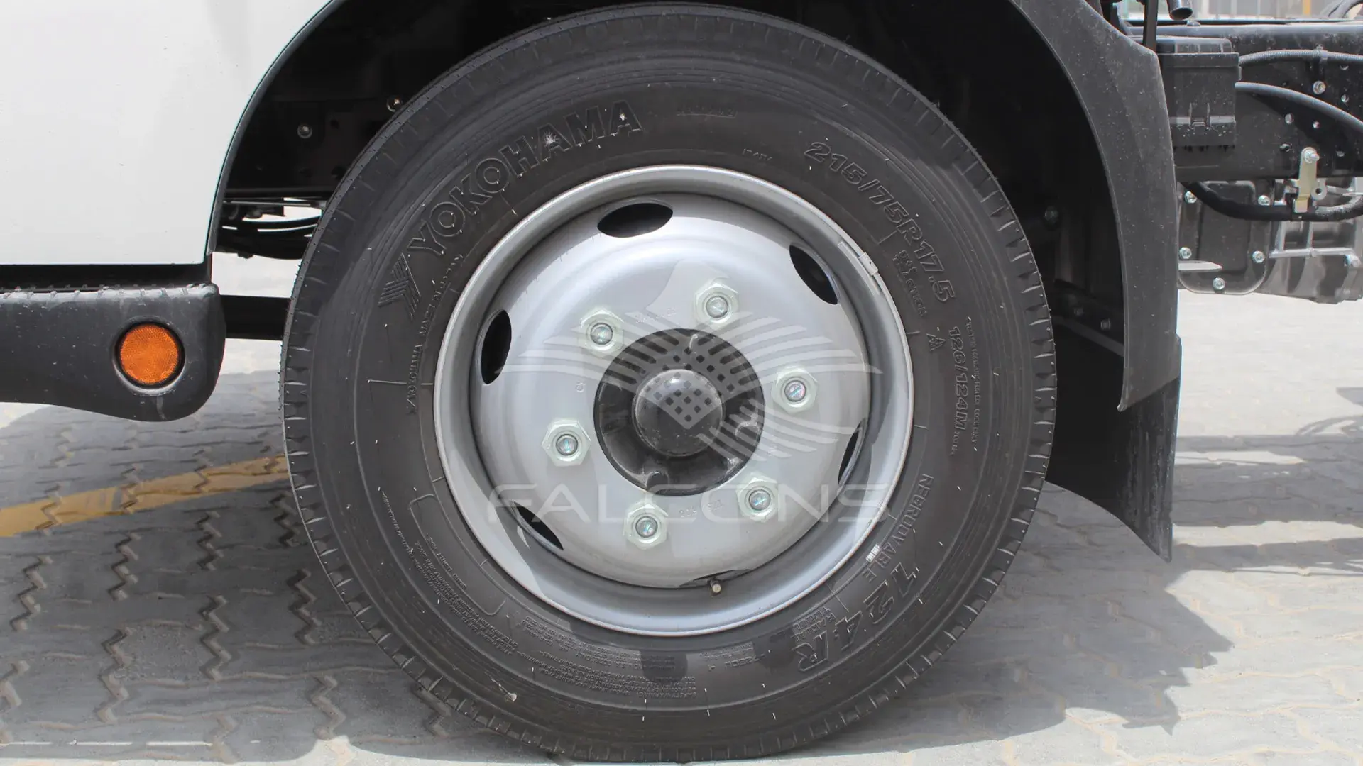 710L 300 series 714 NWB 4x2 Truck - Image 7