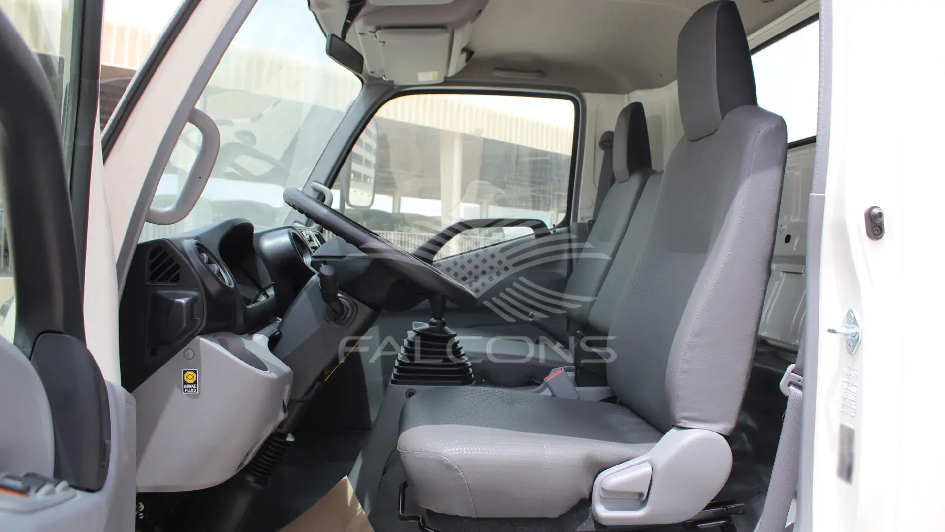 710L 300 series 714 NWB 4x2 Truck - Image 9