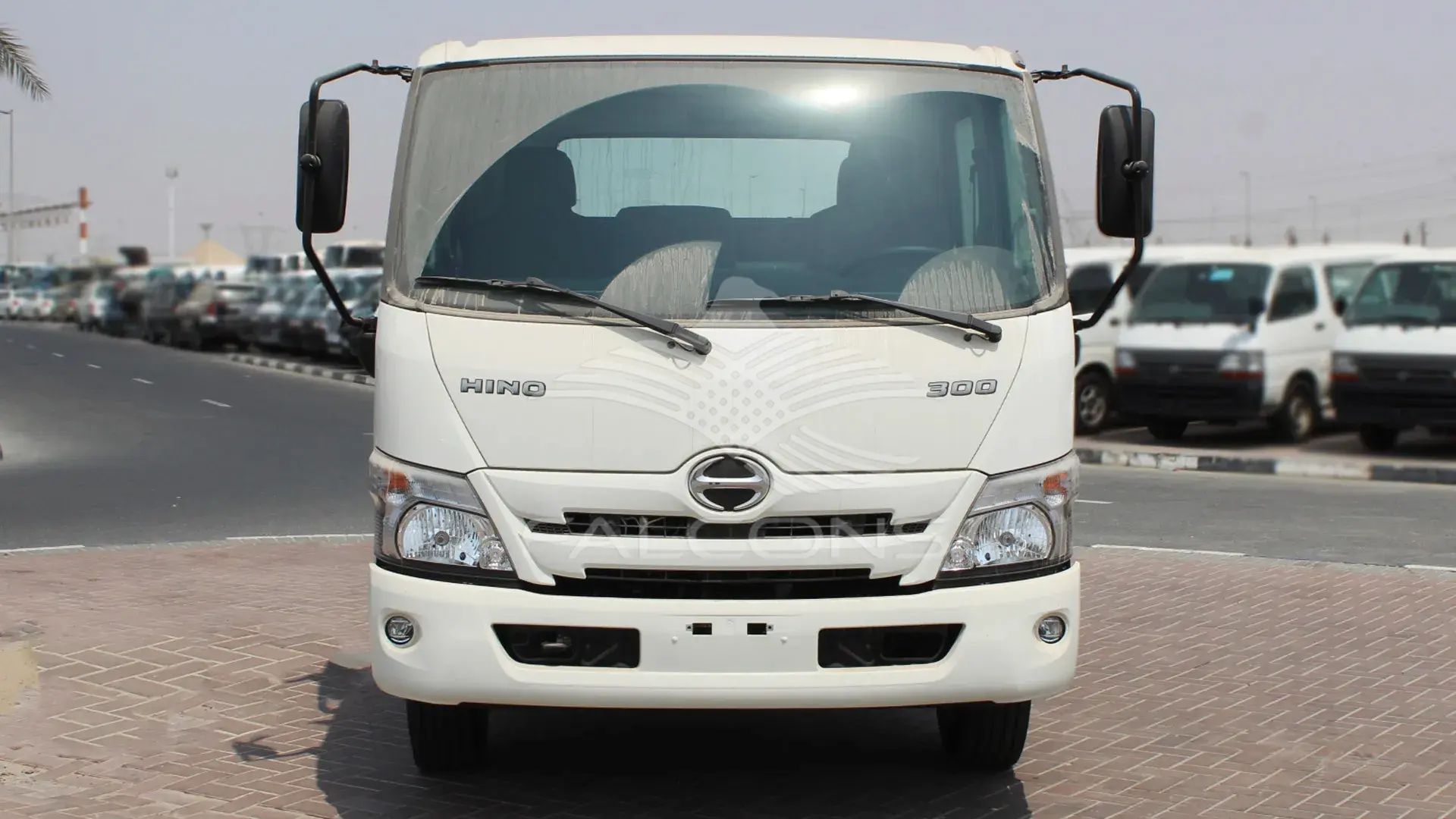 XZU 720L 714LWB CREW CAB 4x2 CHASSIS MT - Image 6