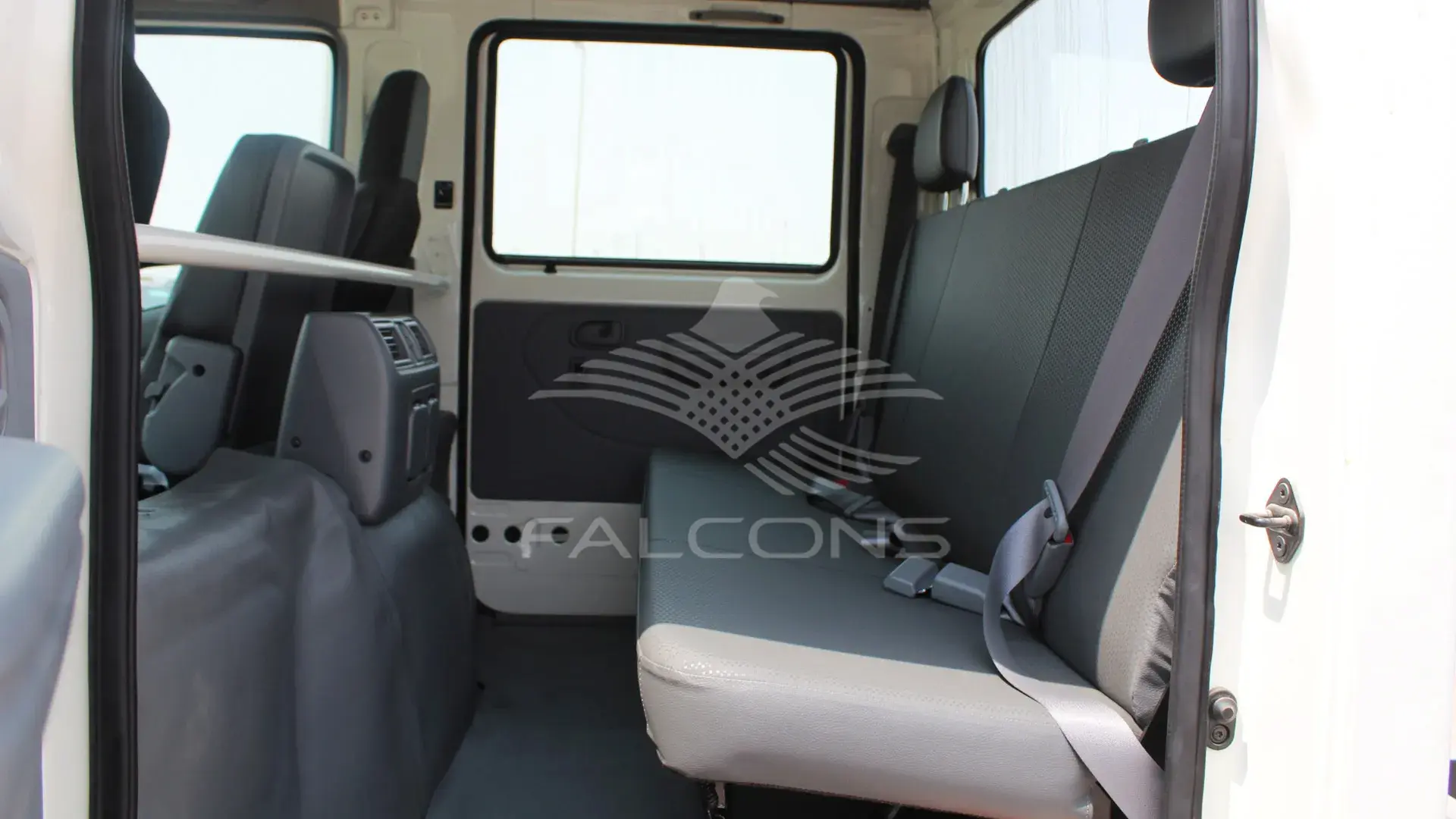 XZU 720L 714LWB CREW CAB 4x2 CHASSIS MT - Image 10