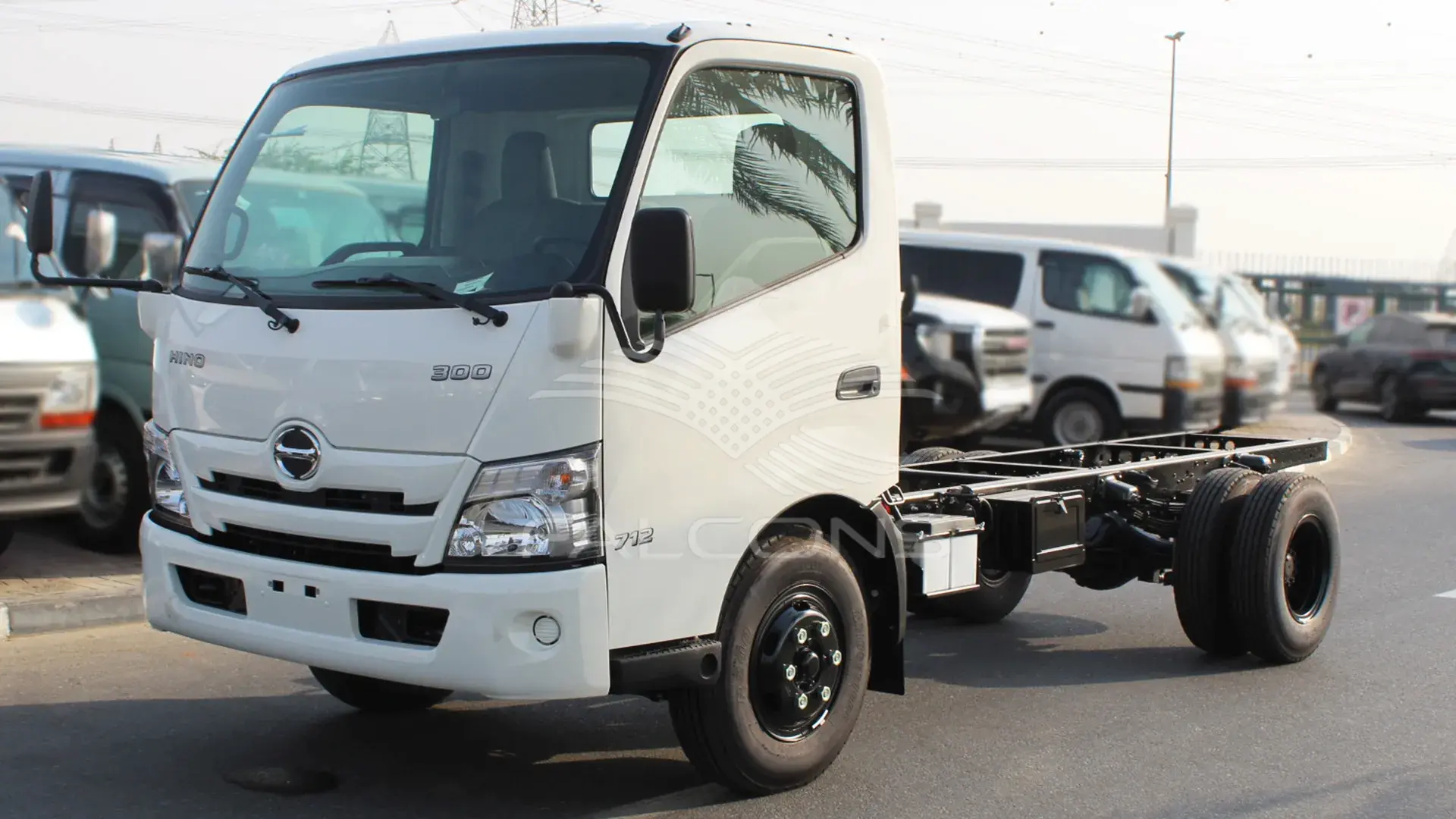 XZU 710L 6.5 TON 300S Wide cab 4X2