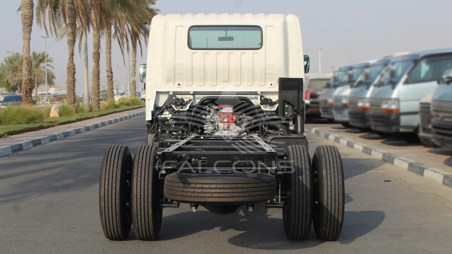 XZU 710L 6.5 TON 300S Wide cab 4X2 - Image 3