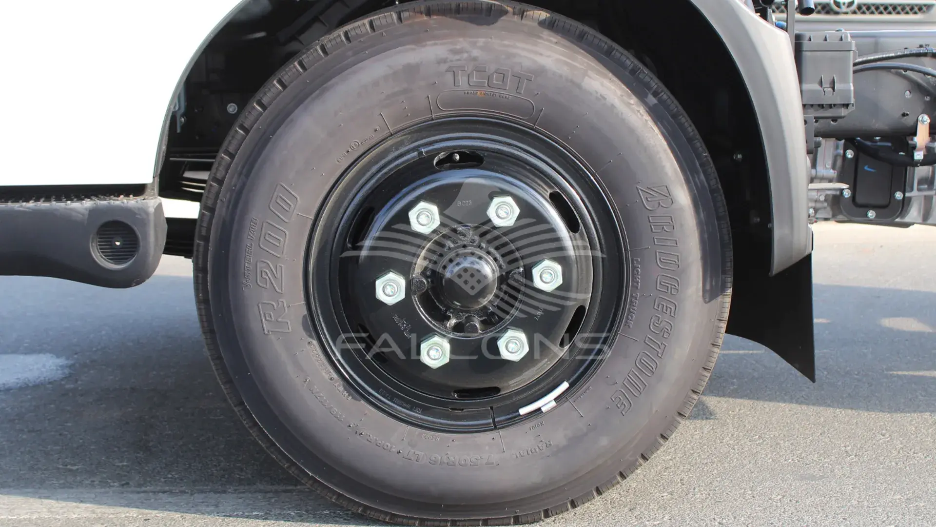 XZU 710L 6.5 TON 300S Wide cab 4X2 - Image 7