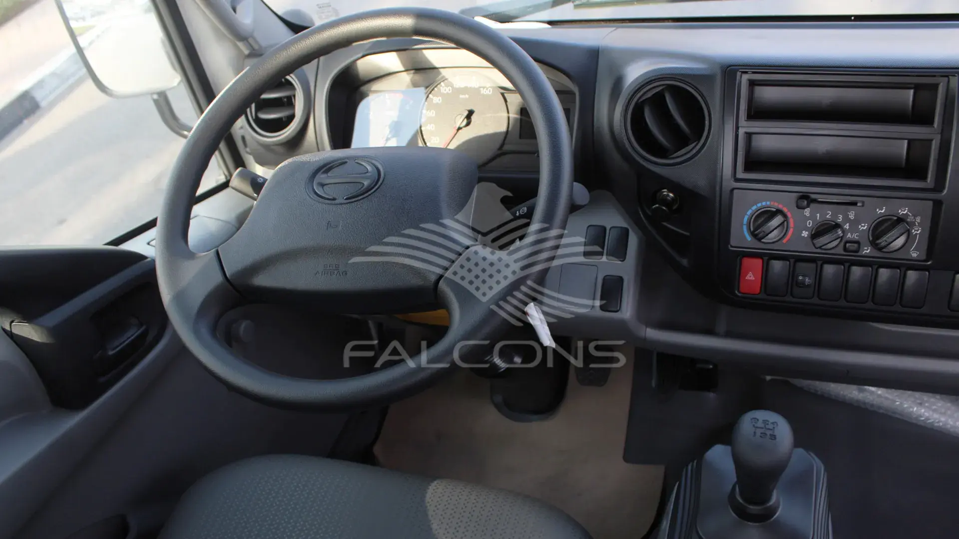 XZU 710L 6.5 TON 300S Wide cab 4X2 - Image 18