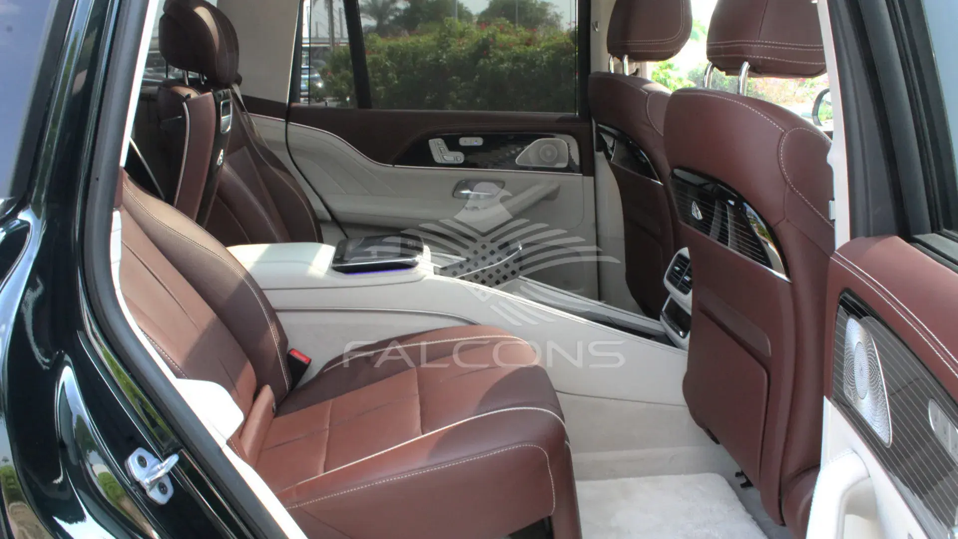 4.0L V8 Maybach AT - Image 12