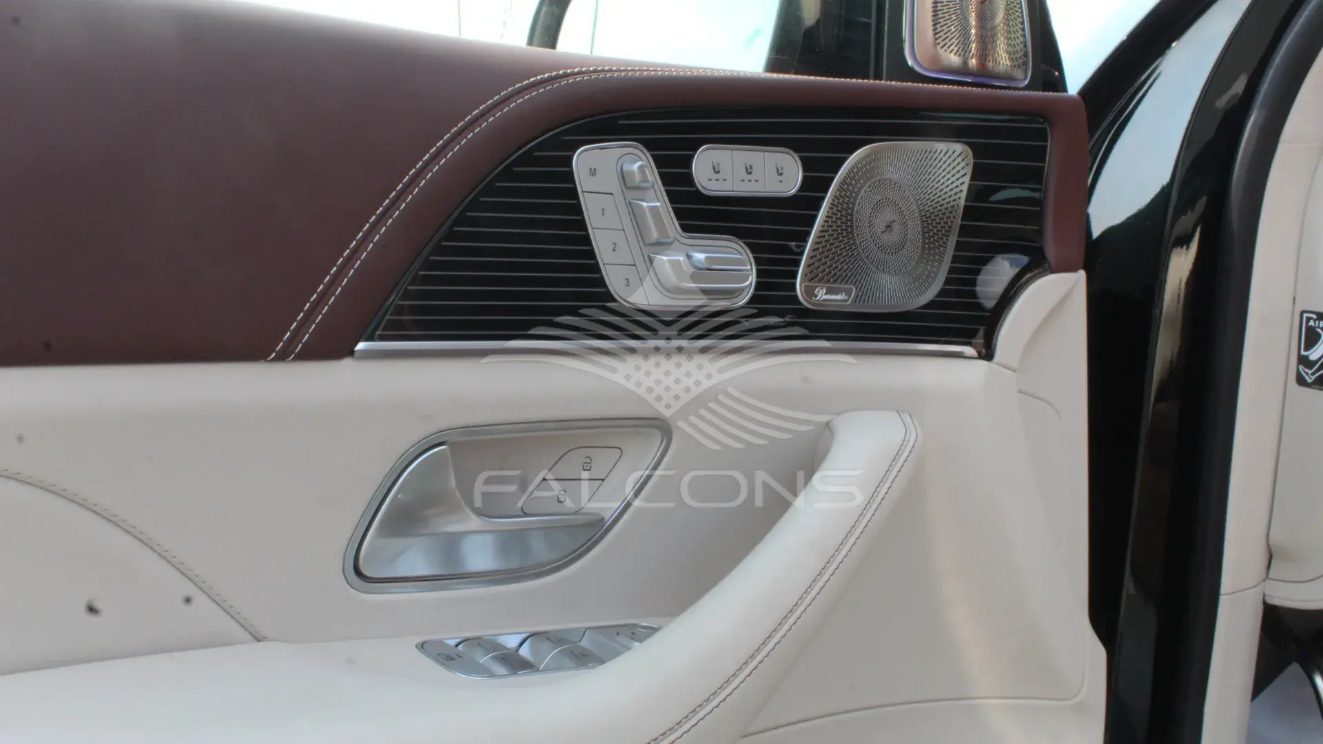 4.0L V8 Maybach AT - Image 15