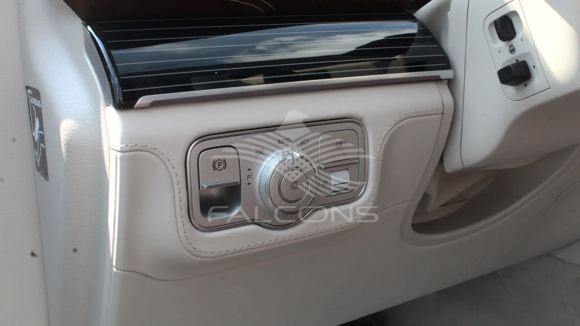 4.0L V8 Maybach AT - Image 16