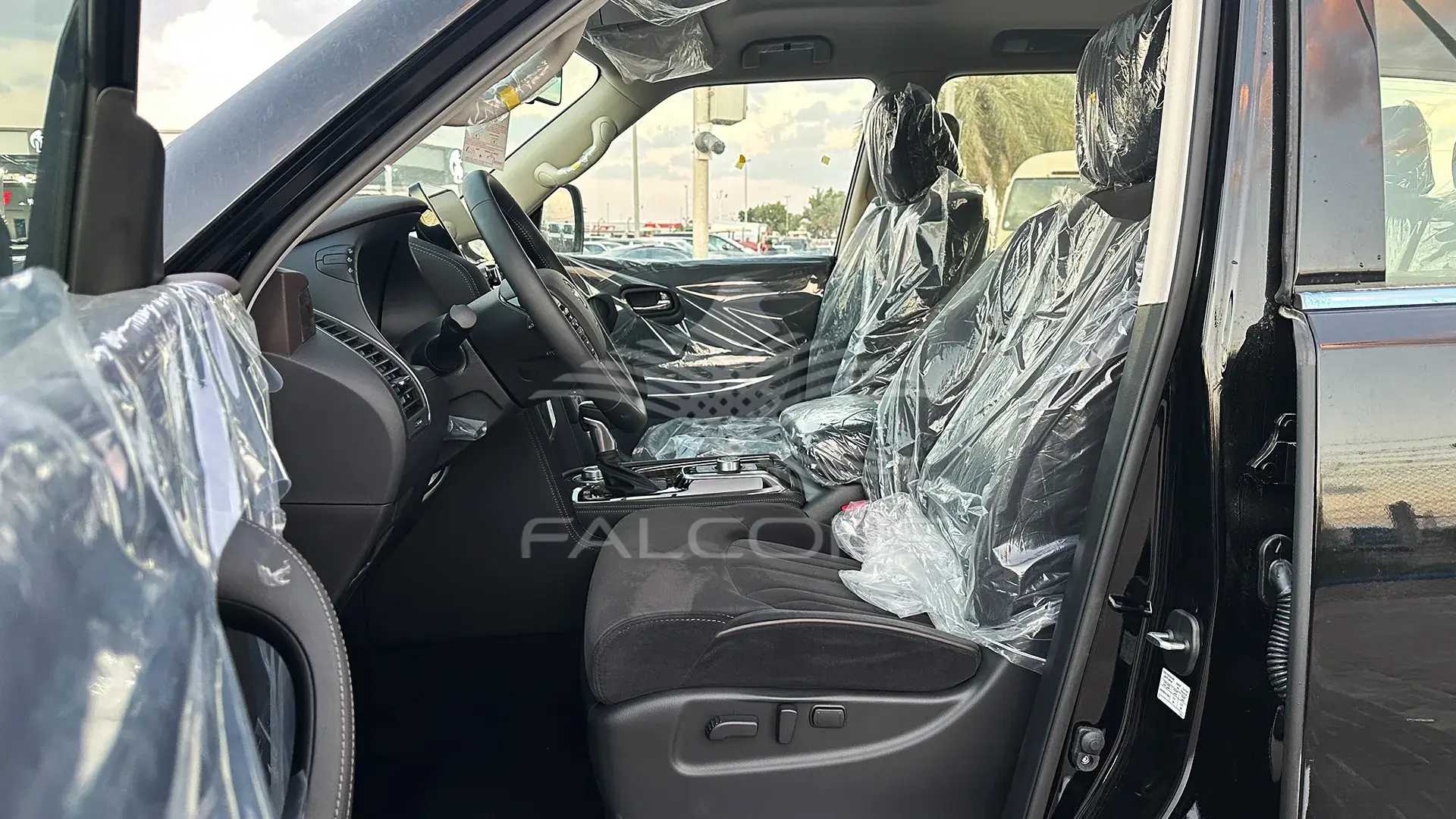 4.0L TITANIUM V6 7AT P 2023 - Image 9