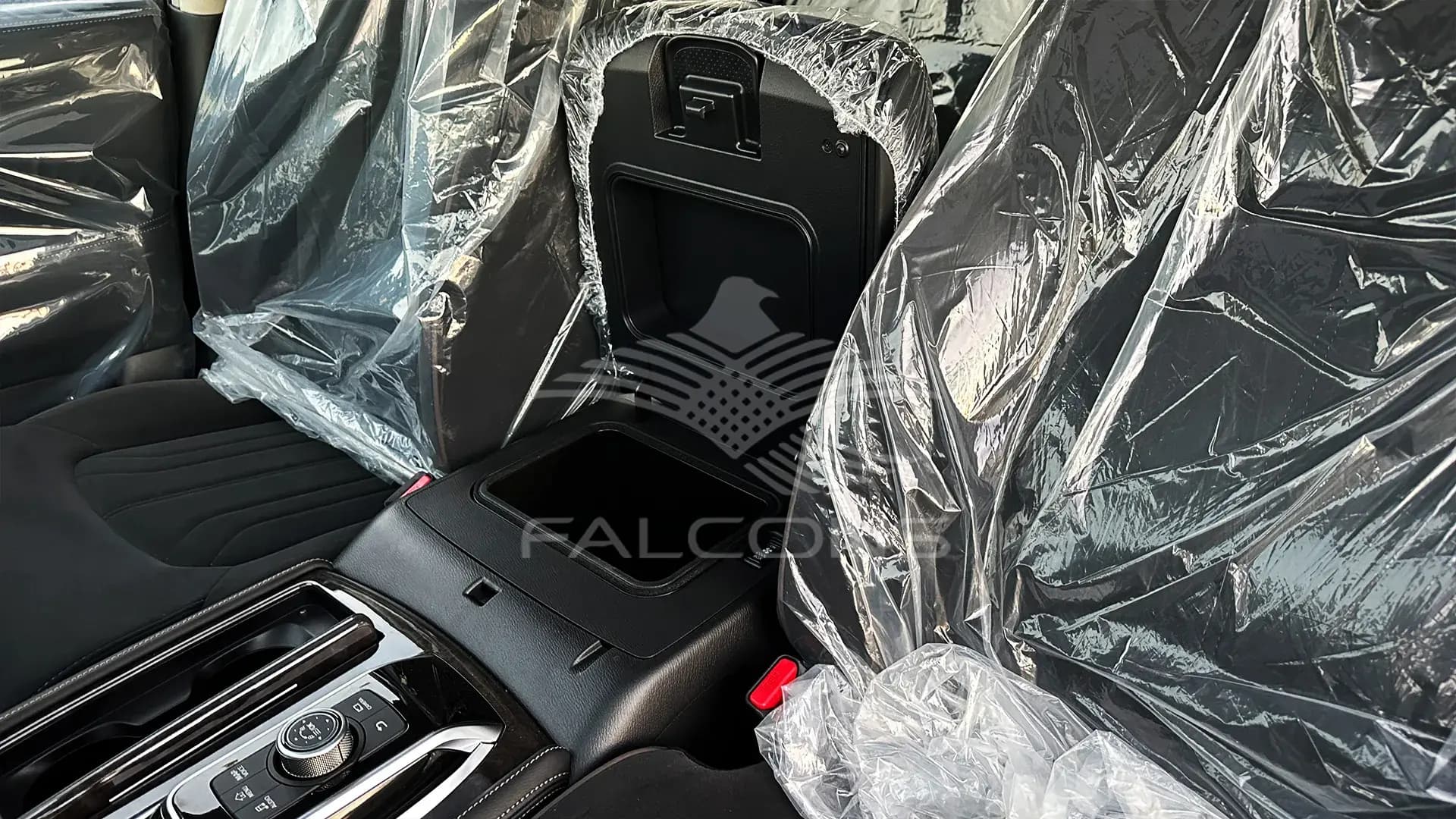 4.0L TITANIUM V6 7AT P 2023 - Image 17