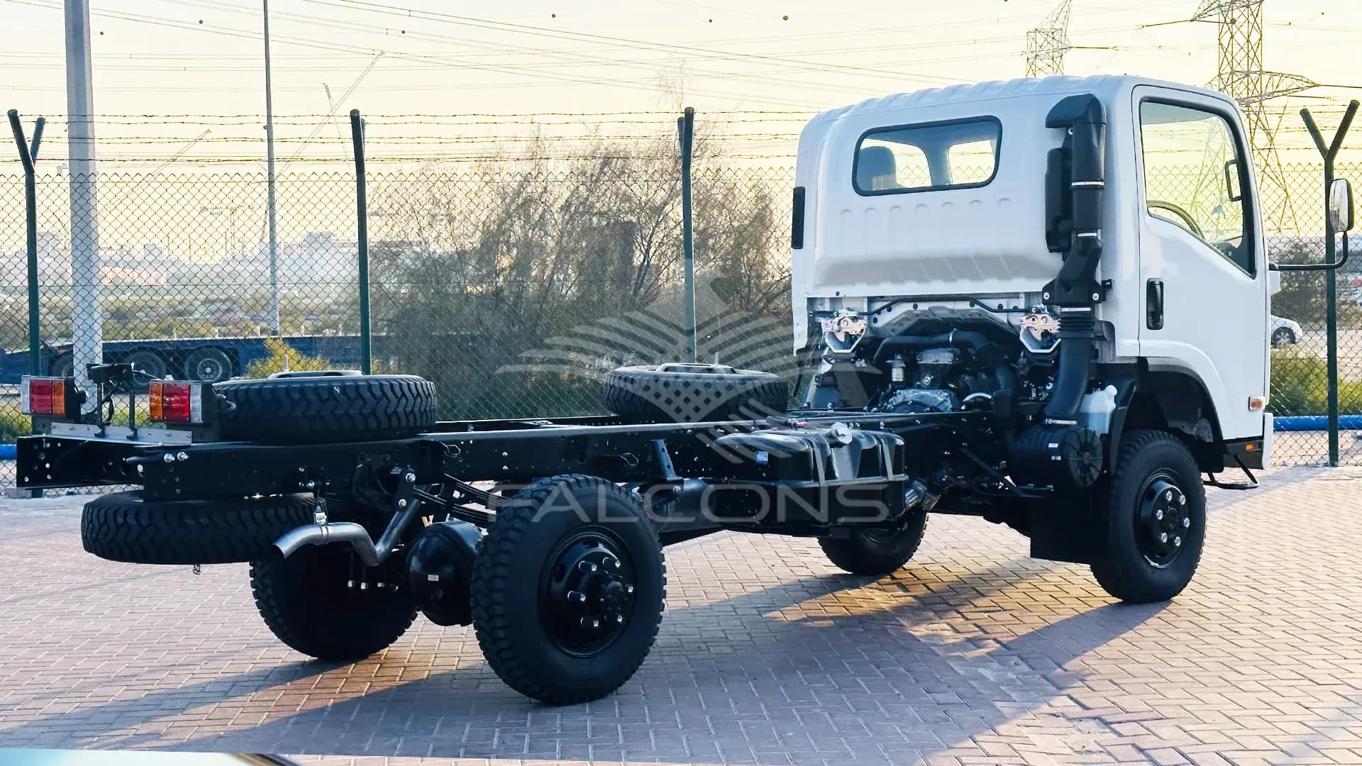 4.6L 71H CHASSIS 4X4 MT - Image 4
