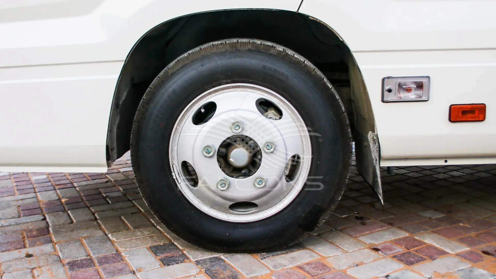 4.2L MT 2023 - Image 4