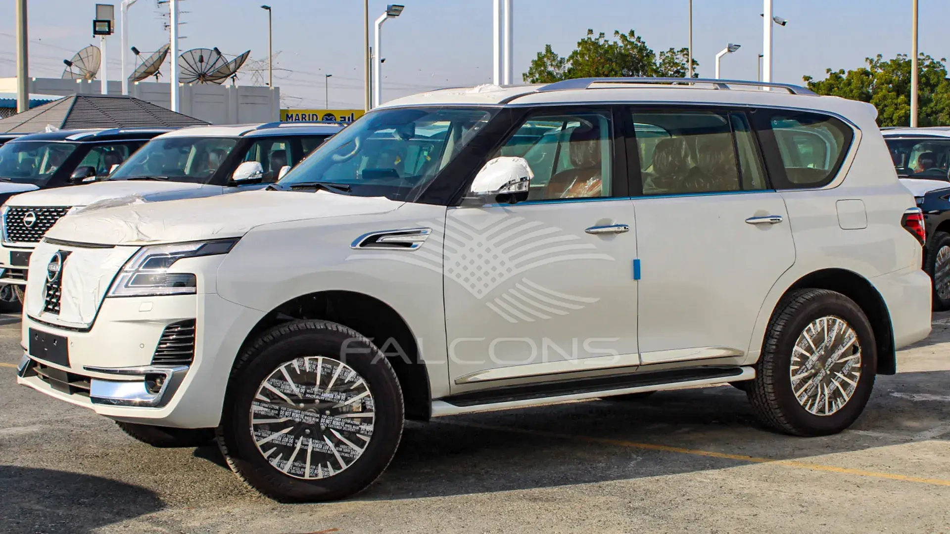 4.0L Platinum AT - Image 2