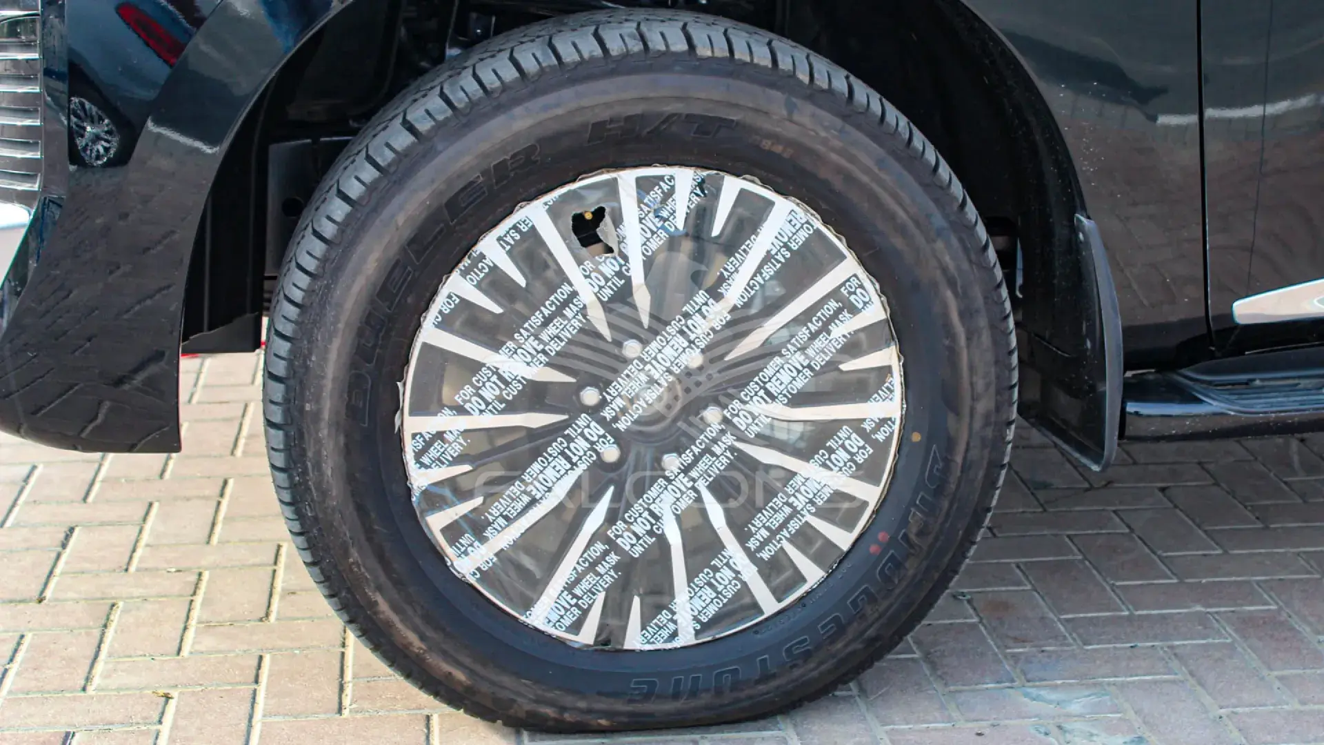 PLATINUM CITY 5.6L V8 AT - Image 16