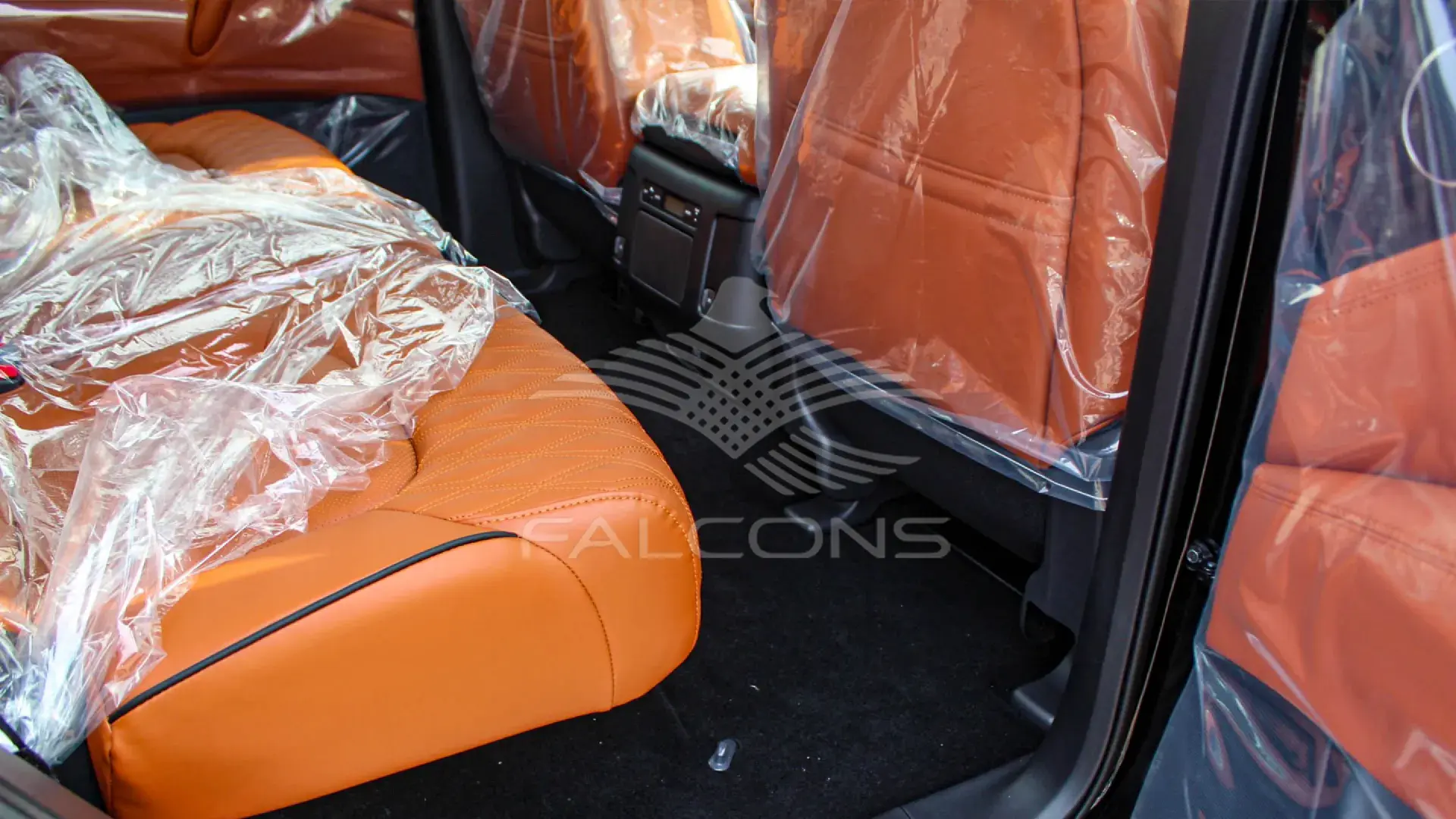 PLATINUM CITY 5.6L V8 AT - Image 20