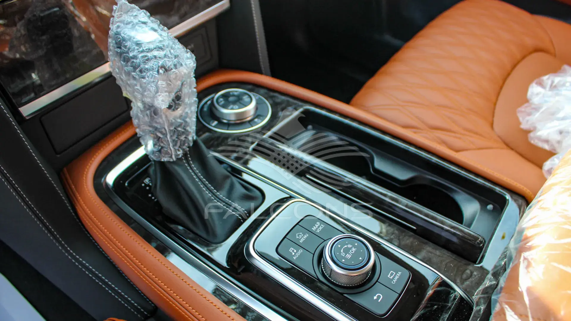 PLATINUM CITY 5.6L V8 AT - Image 25