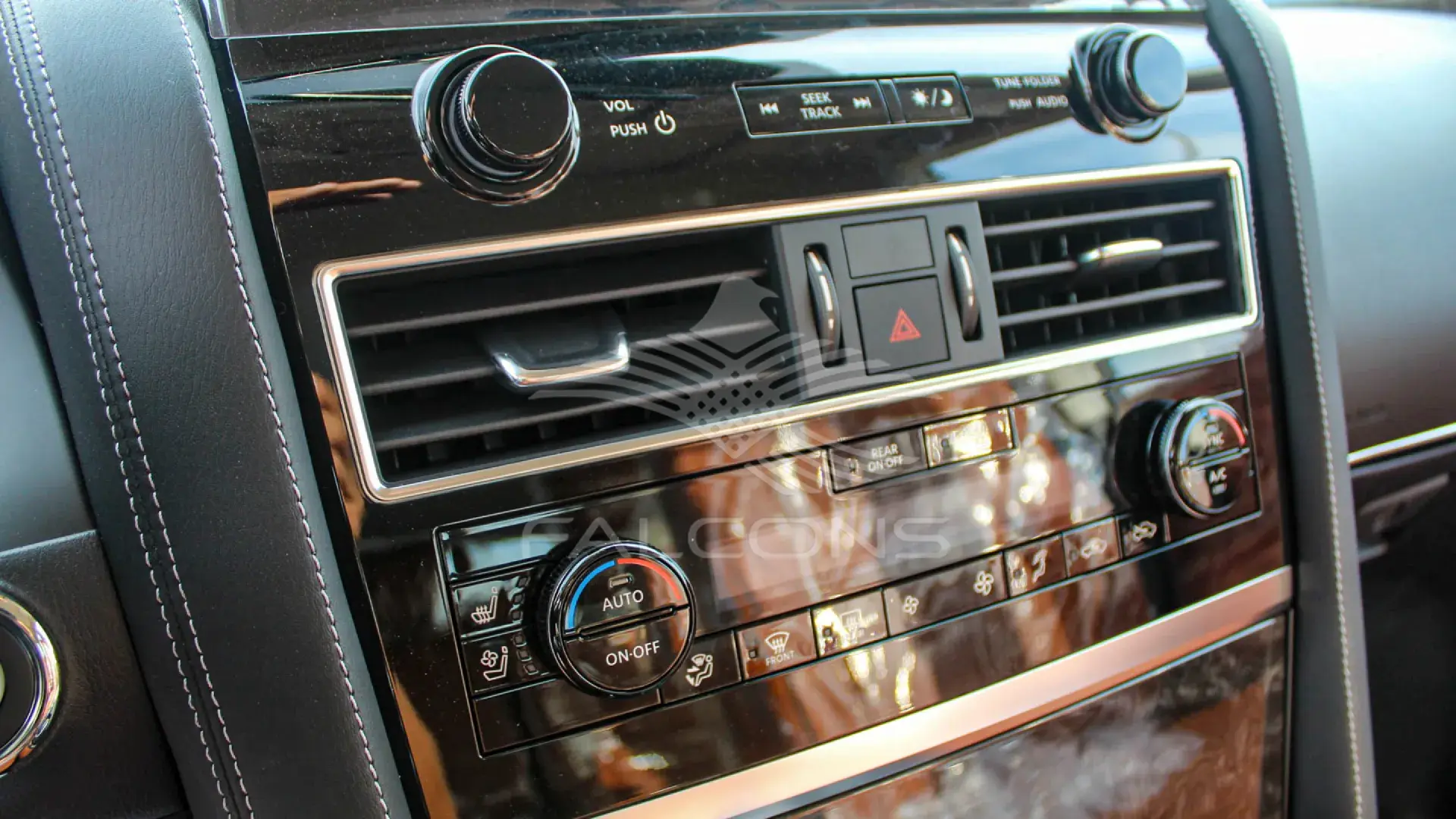 PLATINUM CITY 5.6L V8 AT - Image 26