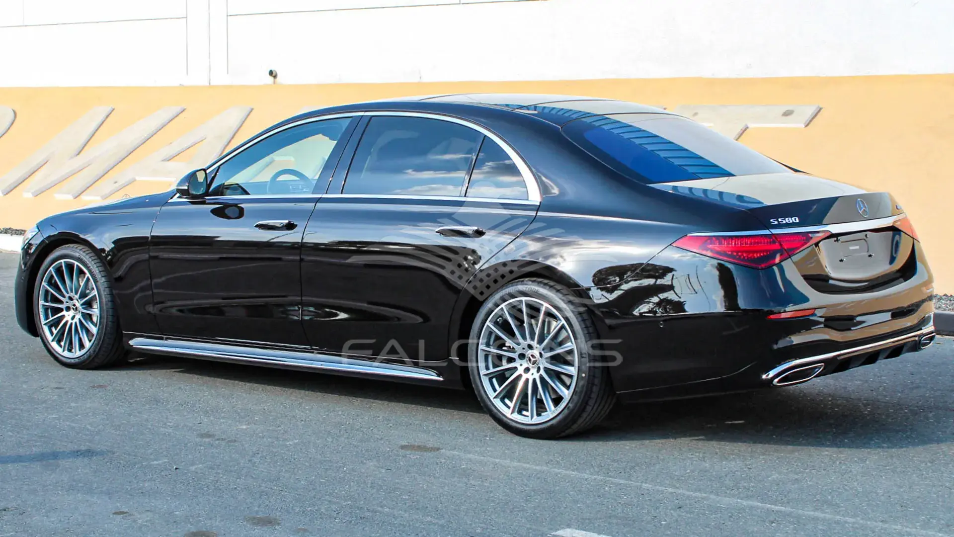 4MATIC 4.0L V8 9AT 2023 - Image 2