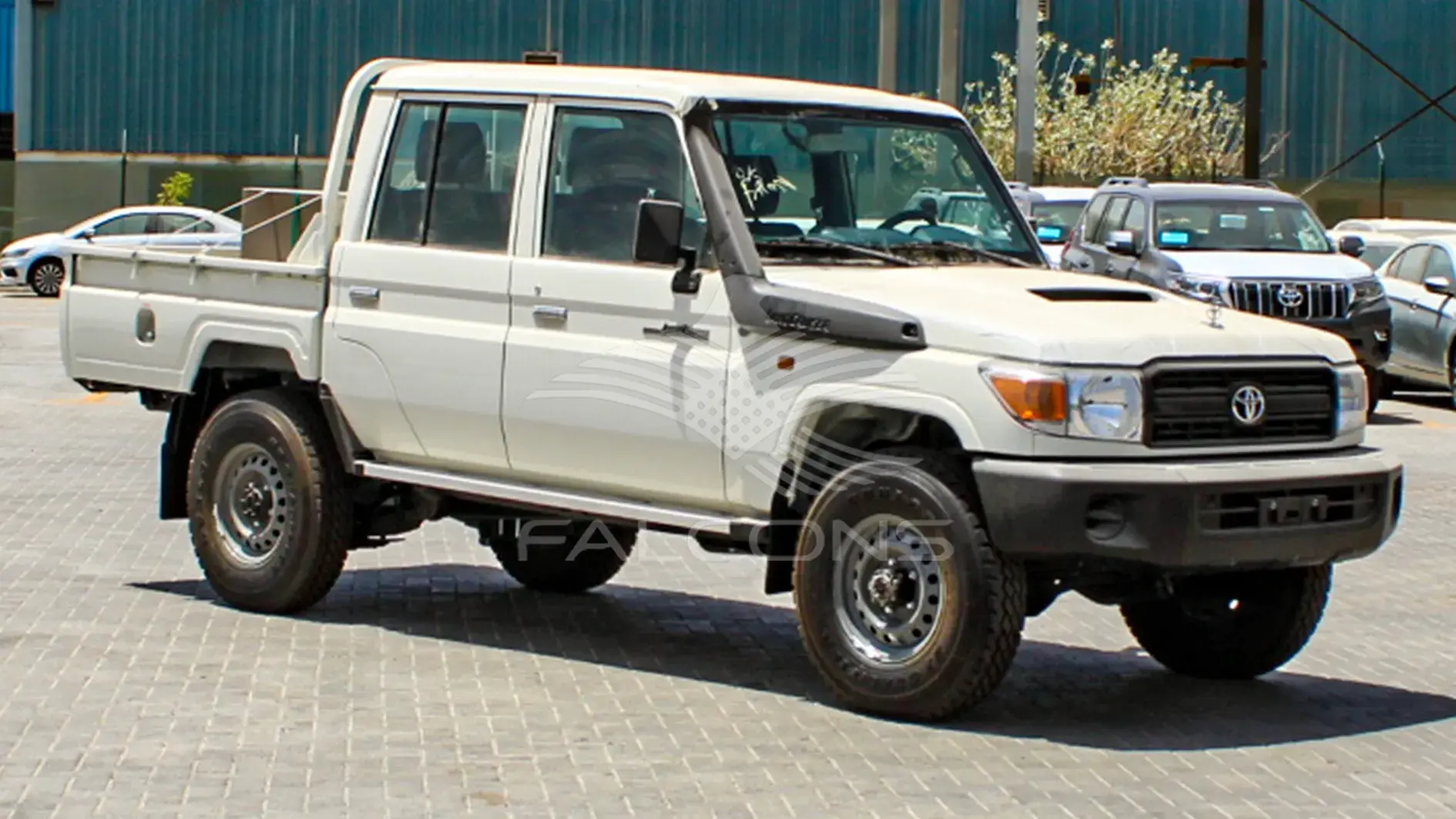 4.5L V8 DC Turbo Diesel - 6 Seater MT - Image 7