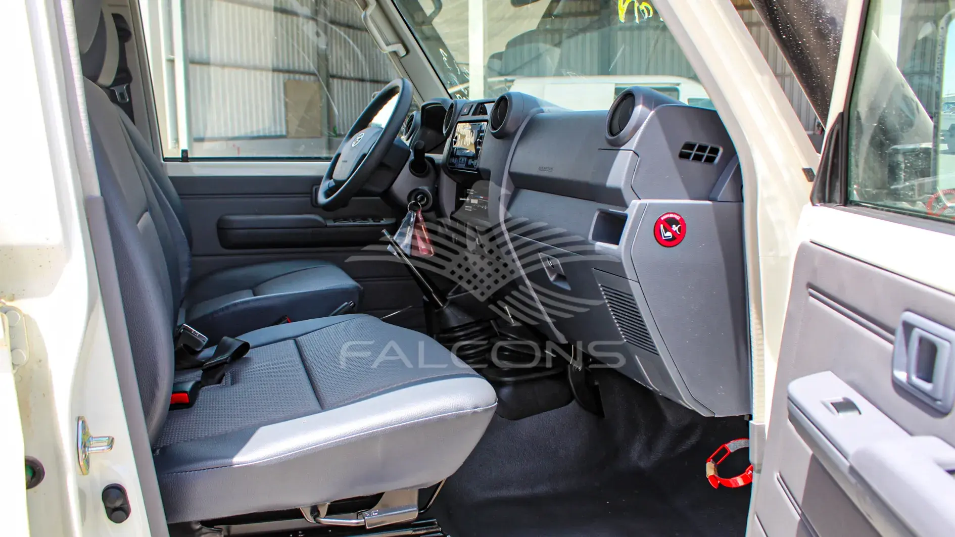 4.5L V8 DC Turbo Diesel - 6 Seater MT - Image 12