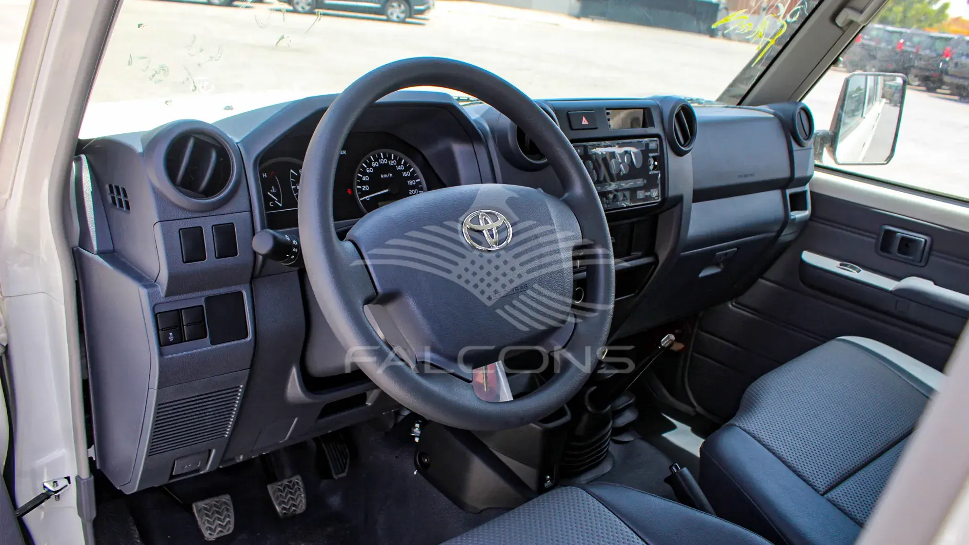 4.5L V8 DC Turbo Diesel - 6 Seater MT - Image 14