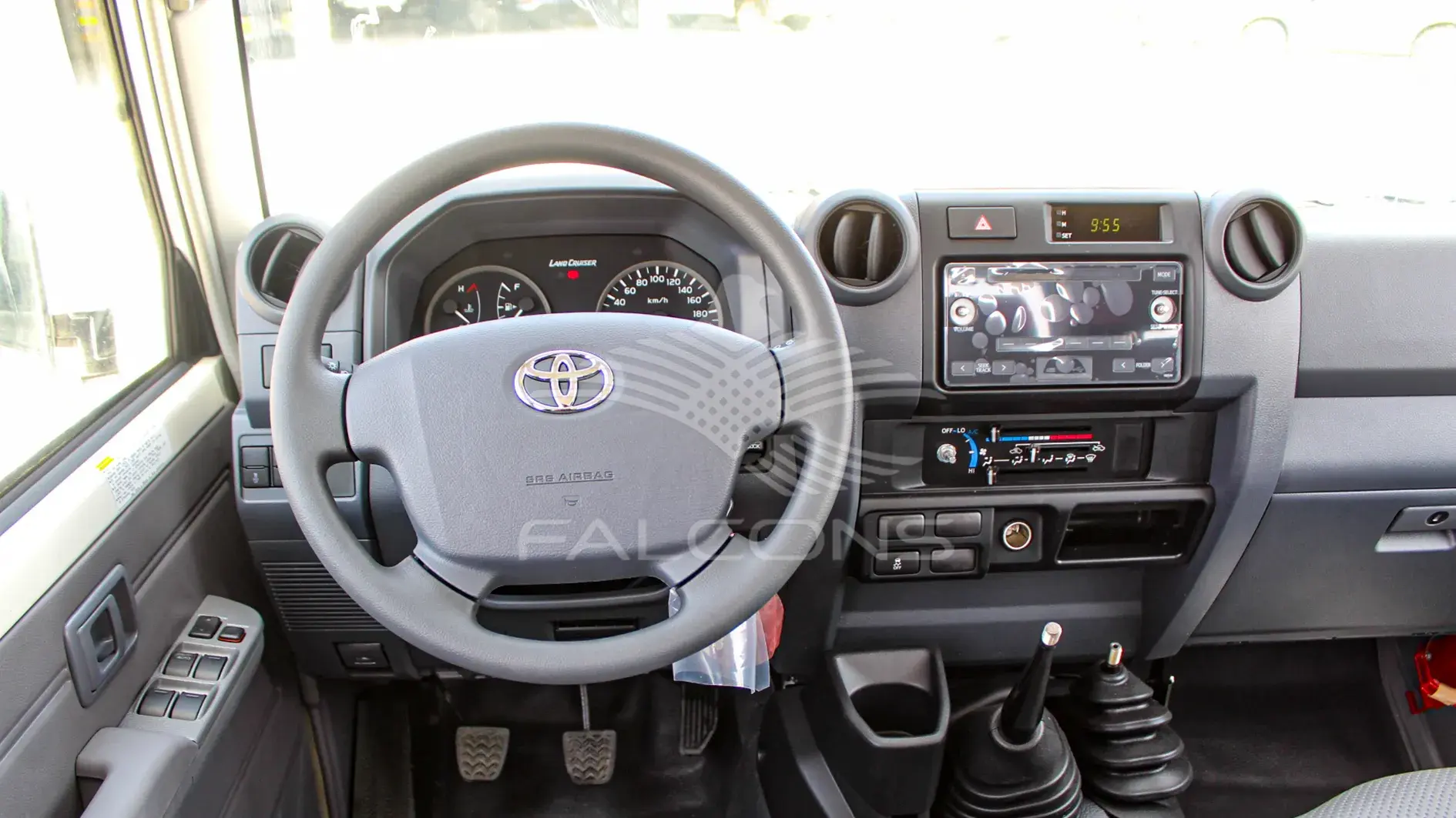 4.5L V8 DC Turbo Diesel - 6 Seater MT - Image 16
