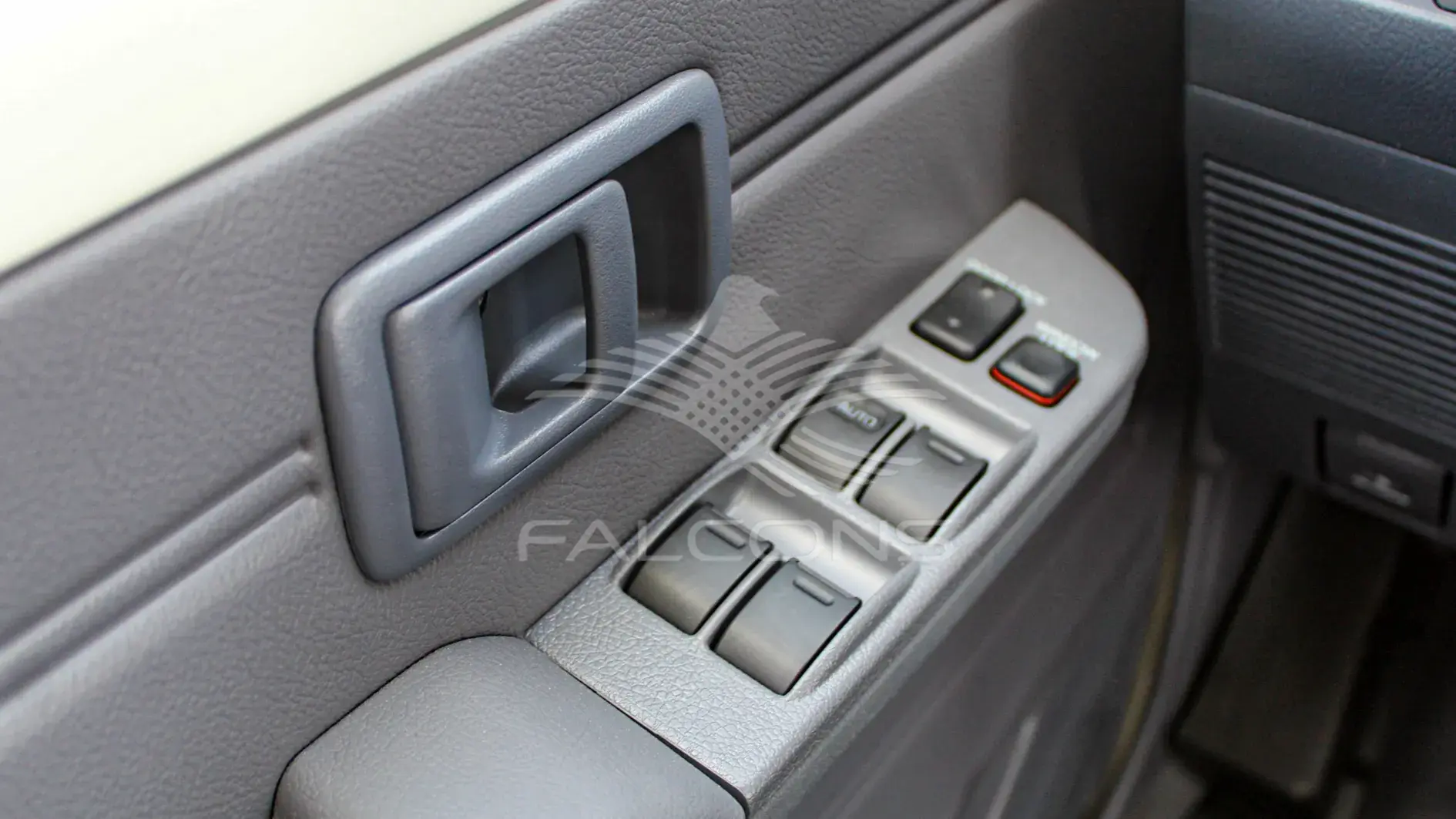 4.5L V8 DC Turbo Diesel - 6 Seater MT - Image 17
