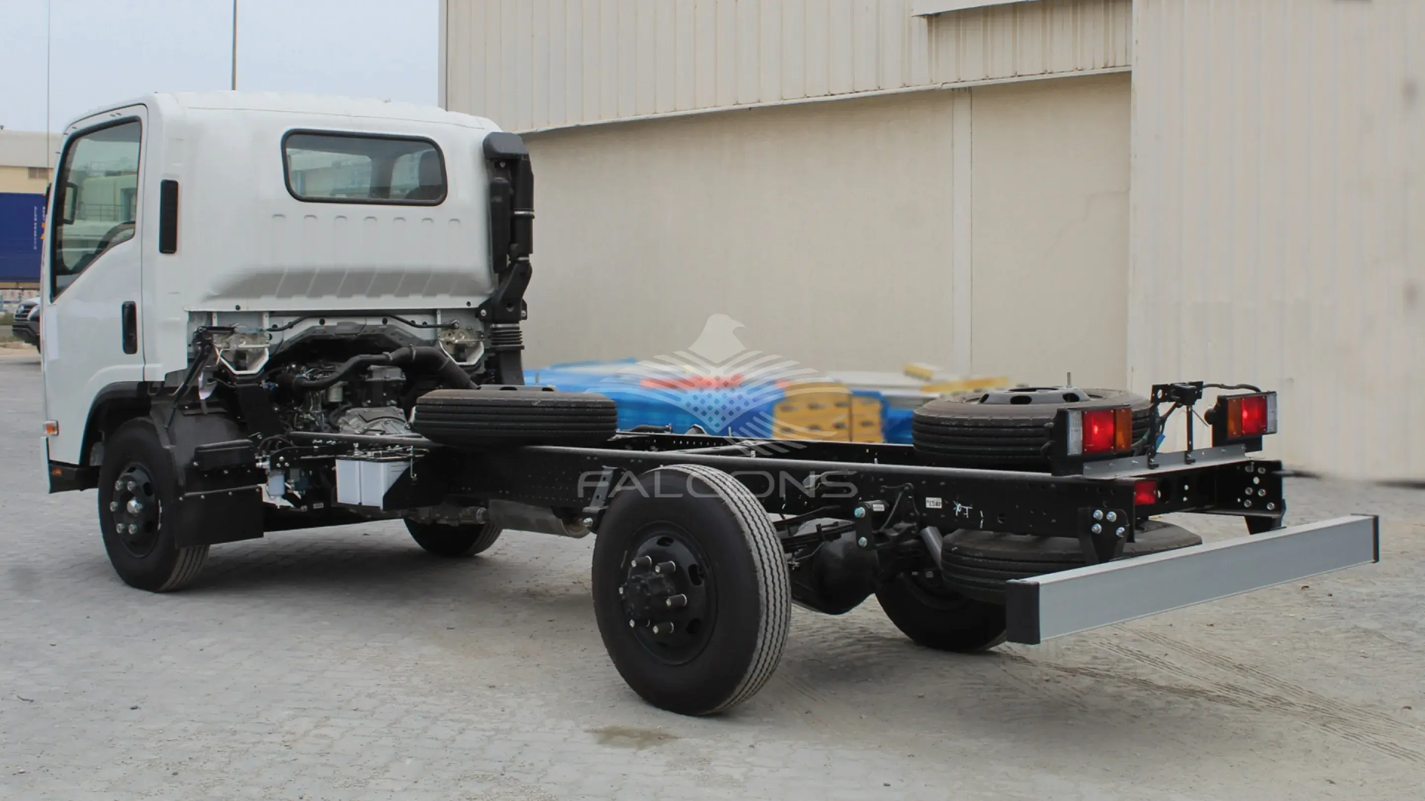 4570 cc TRUCK CAB CHASSIS 4X2 DIESEL MT - Image 2