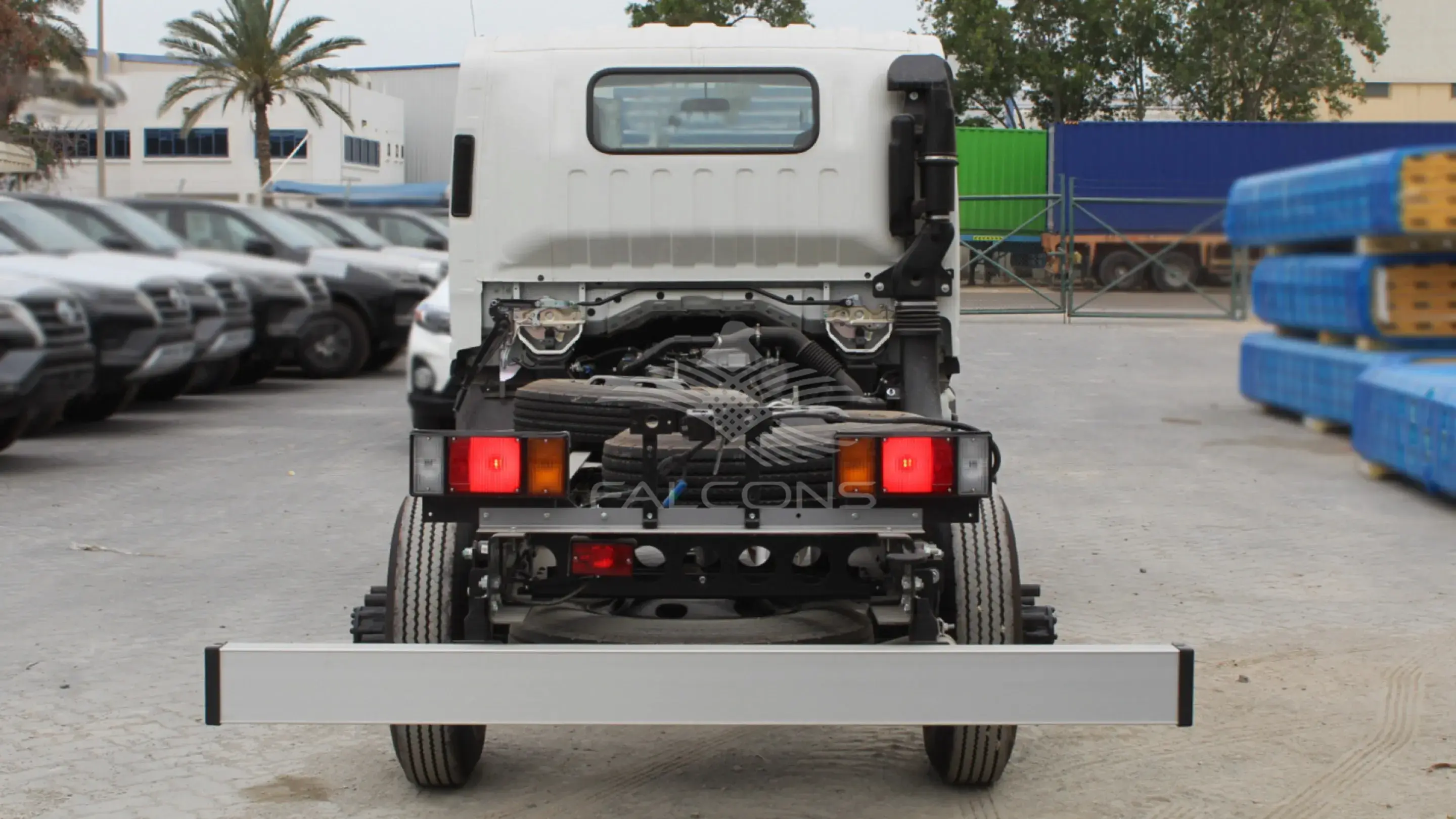 4570 cc TRUCK CAB CHASSIS 4X2 DIESEL MT - Image 3