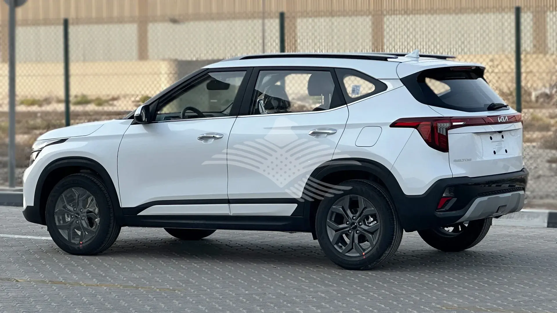 1.5L CVT Luxury - Image 2