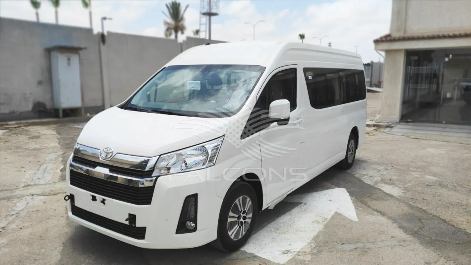 2.8L COMMUTER 14 GL AT