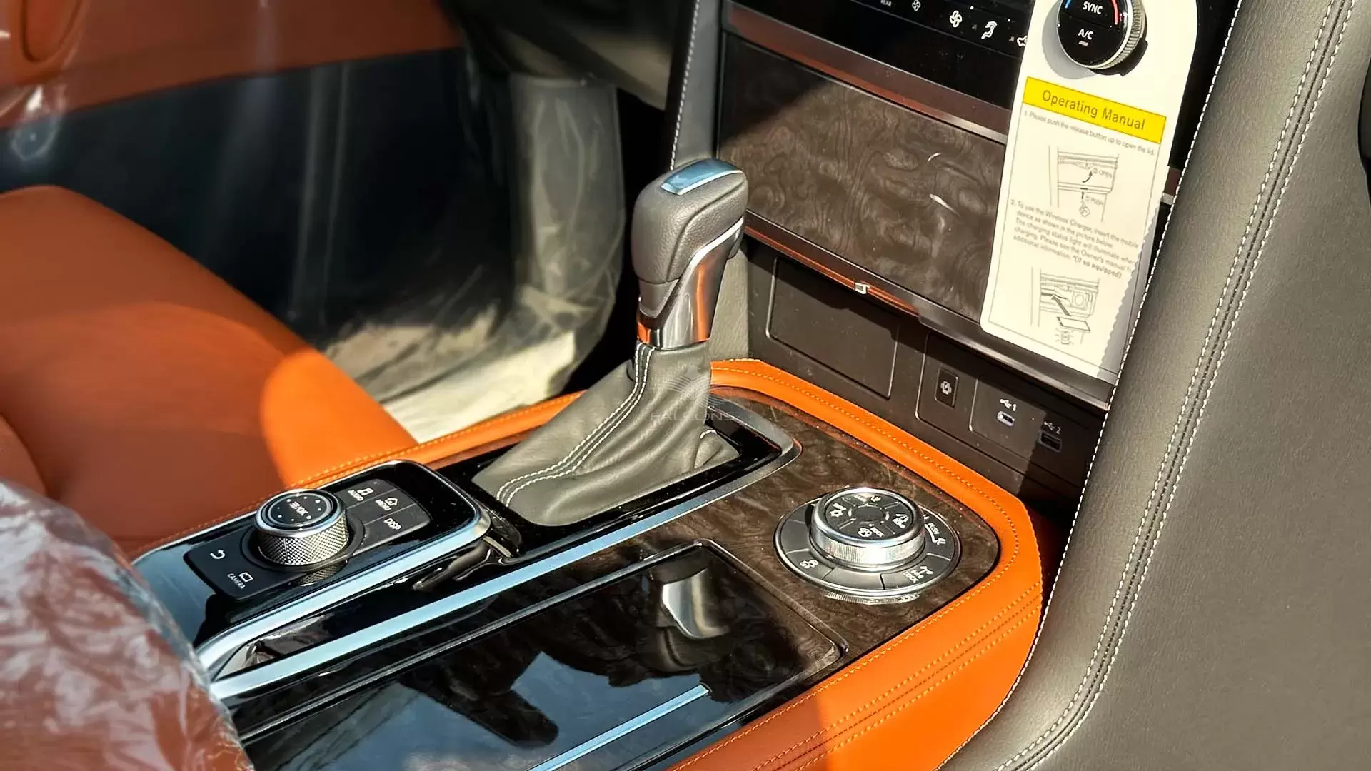V8 PLATINUM 5.6L - Image 17